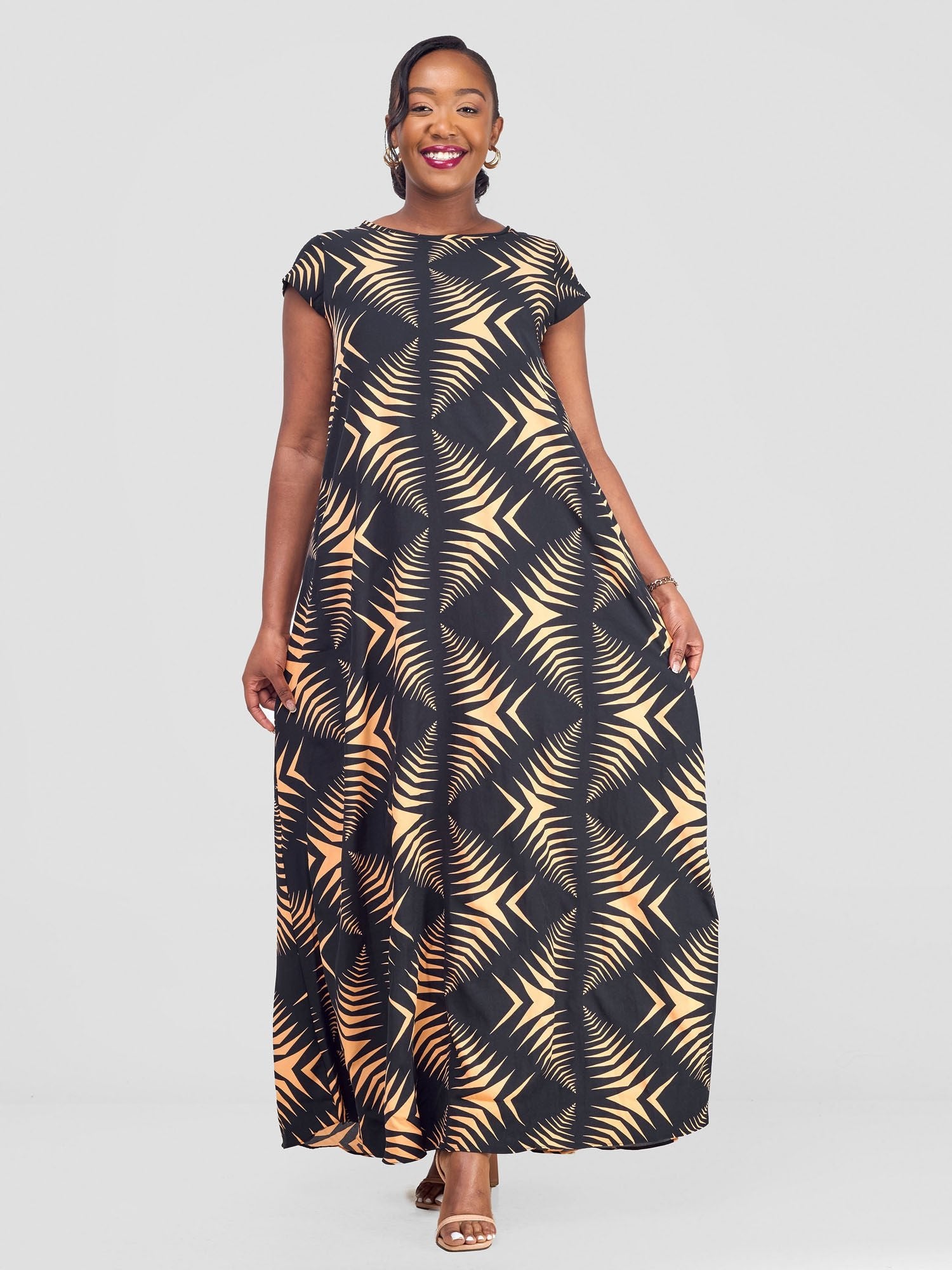 Vivo Zuri Sleeveless Tent Maxi Dress - Black / White Abstract Print
