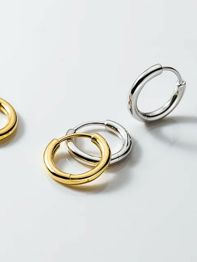 Her Essence Daily Wear Ora Hoops - Silver - Shopzetu