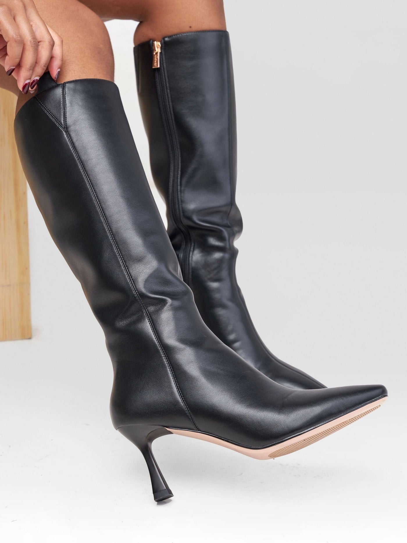 Nine West Oboy Boots - Black - Shopzetu