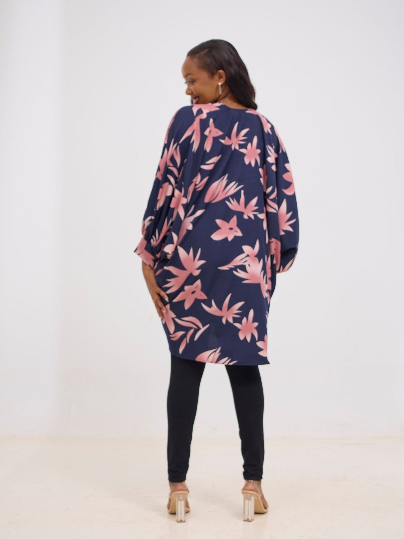 Vivo Pelia Butterfly Kimono - Navy / Blush Pink - Shopzetu