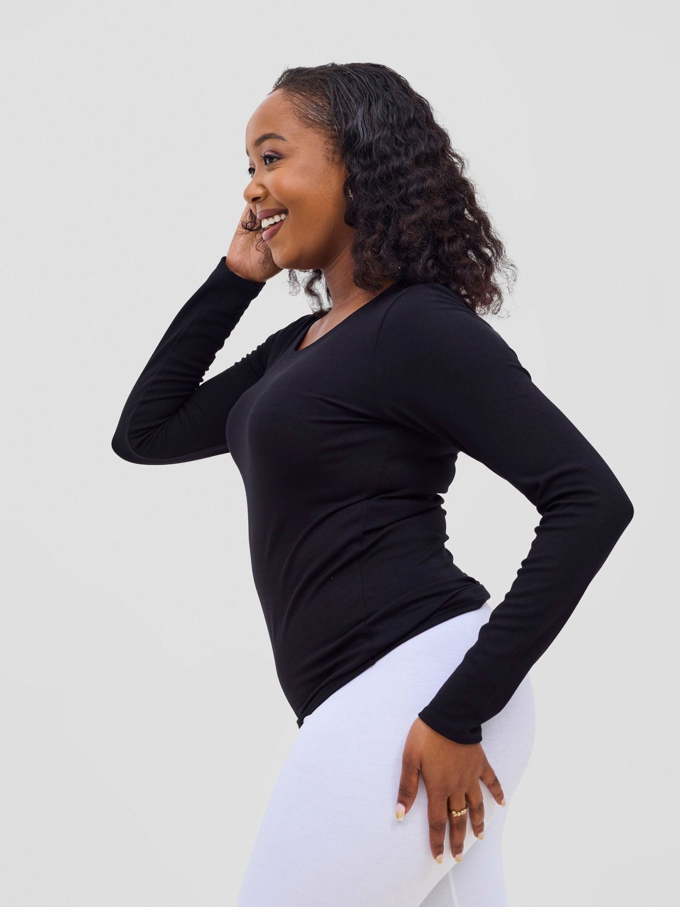 Vivo Val Long Sleeve Sleeve Top - Black - Shopzetu