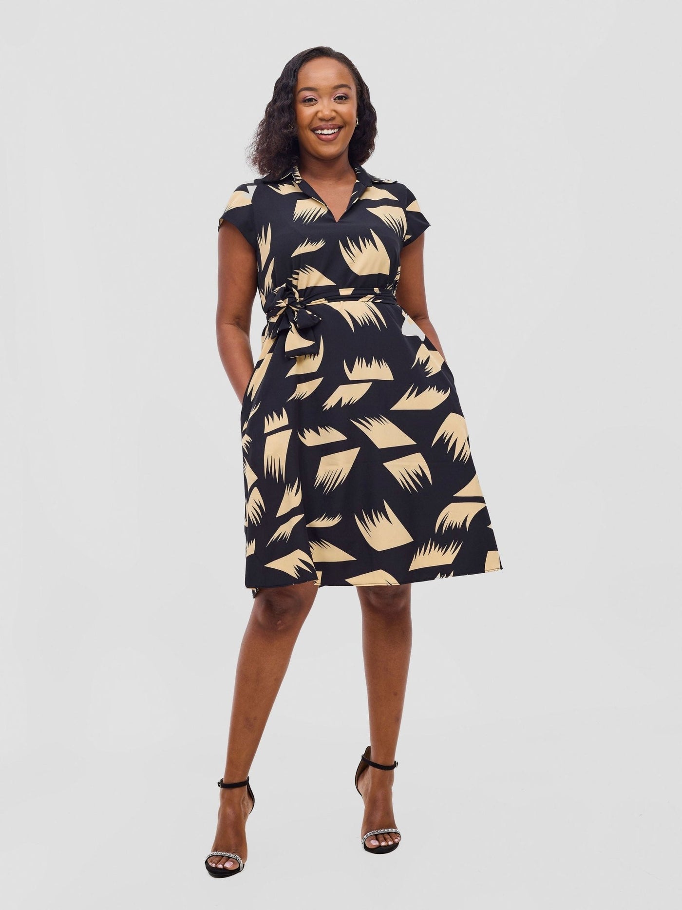 Vivo Zuri Cap Sleeve Knee Length Dress - Black / Beige Print - Shopzetu