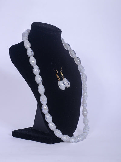 Klewisia Closet Shiny Pearls Necklace - White - Shopzetu