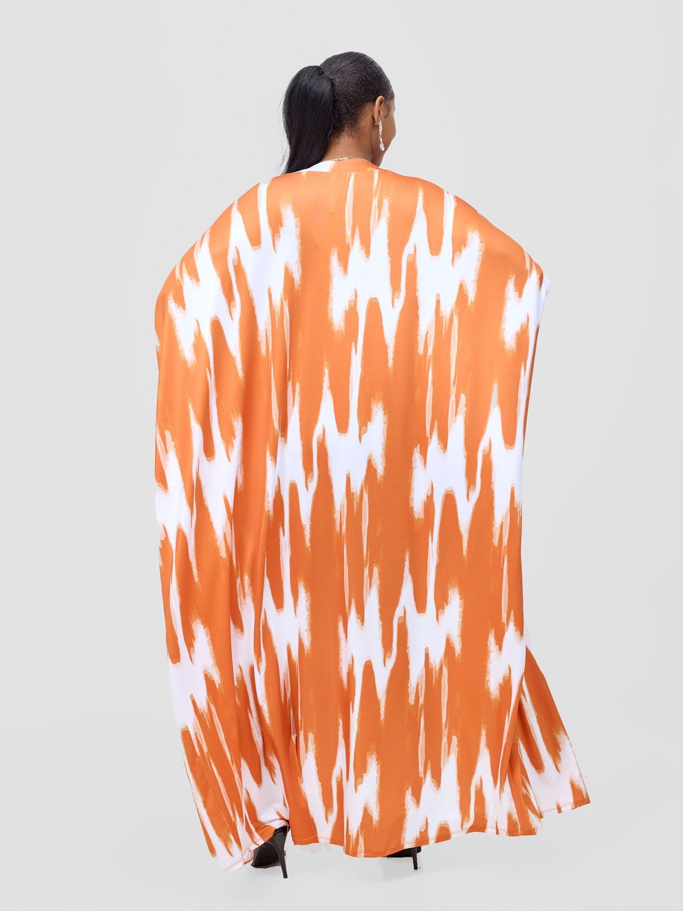 Vivo Nkasi Maxi Kimono - White / Orange Shibori Print - Shopzetu