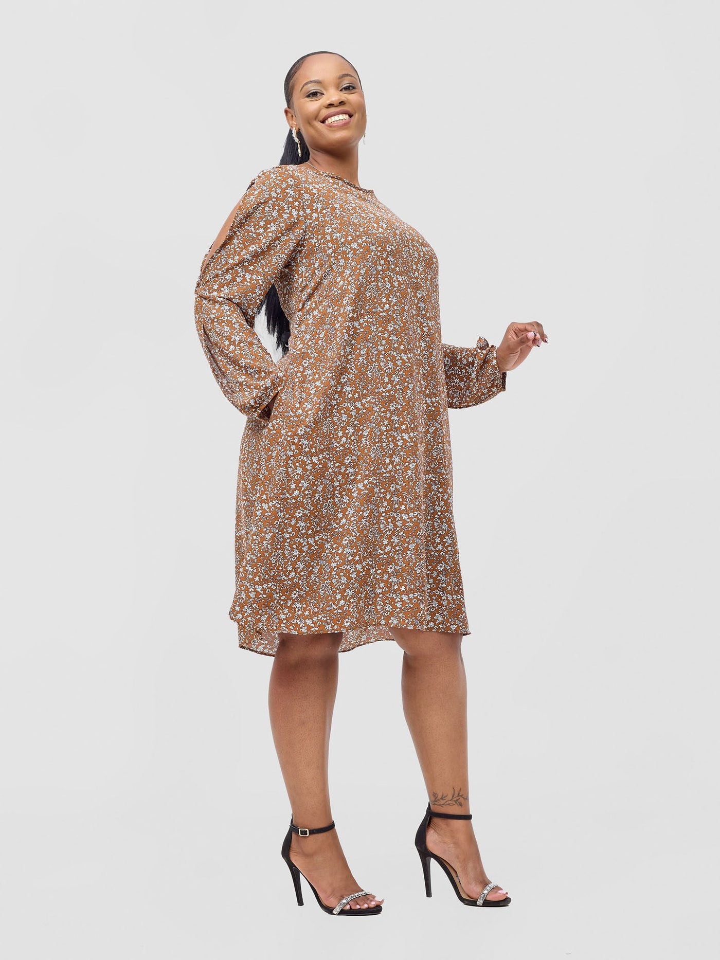 Vivo Lamu Knee Length Chiffon Dress - Dark Brown / White Omara Print - Shopzetu