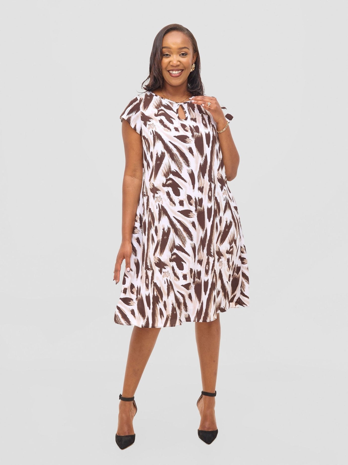 Vivo Sierra Cap Sleeve Tent Chiffon Dress - White / Chocolate Print - Shopzetu