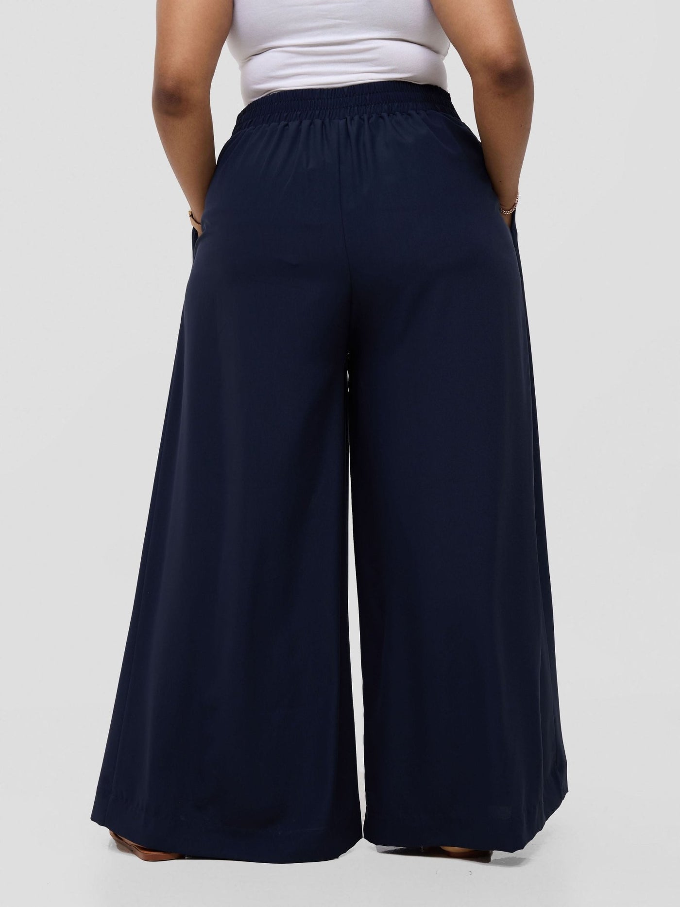 Vivo Serwa Crepe Pants - Dark Navy - Shopzetu