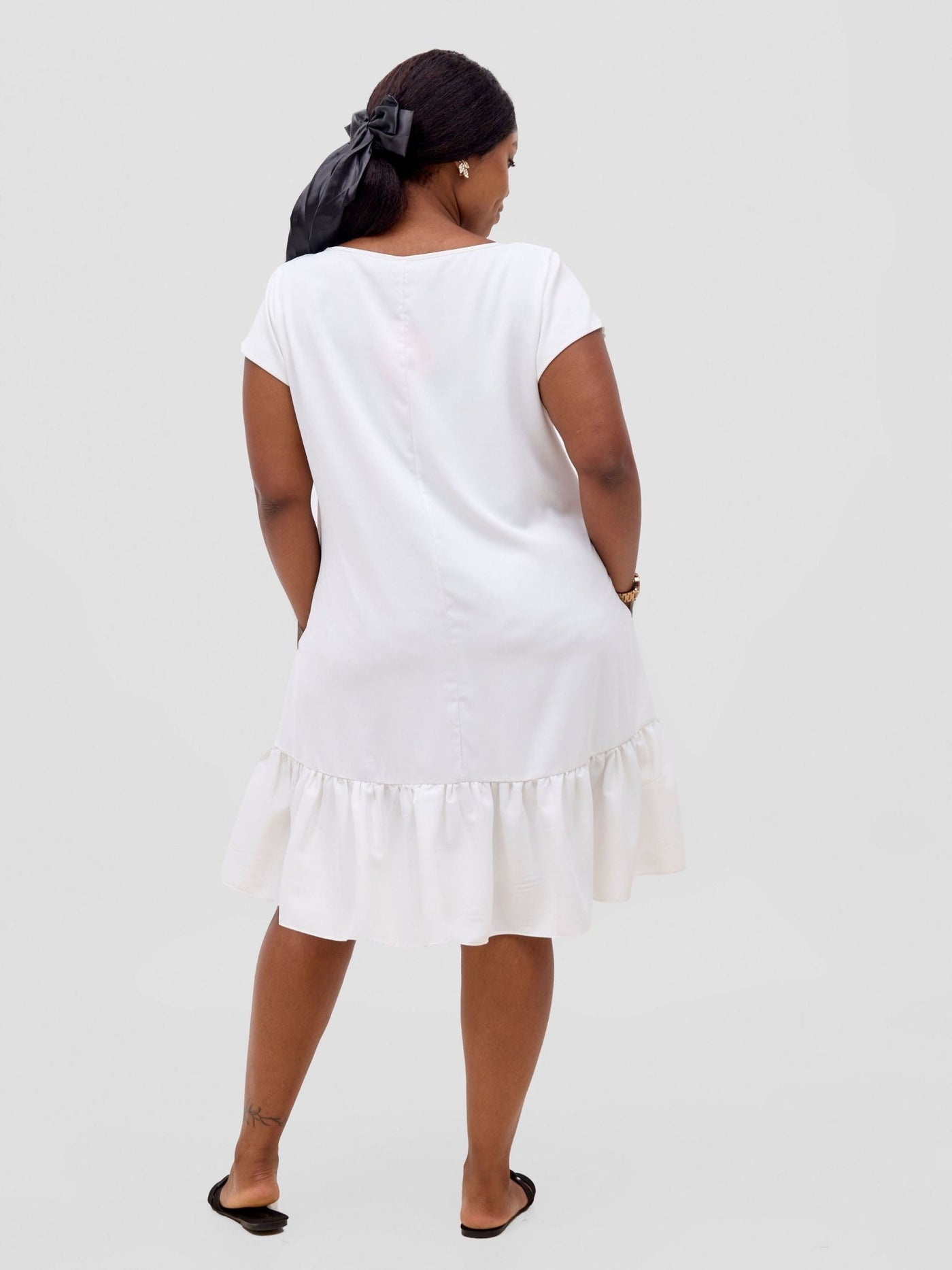 Vivo Dalia Cap Sleeve Gathered Tent Dress - Off White - Shopzetu