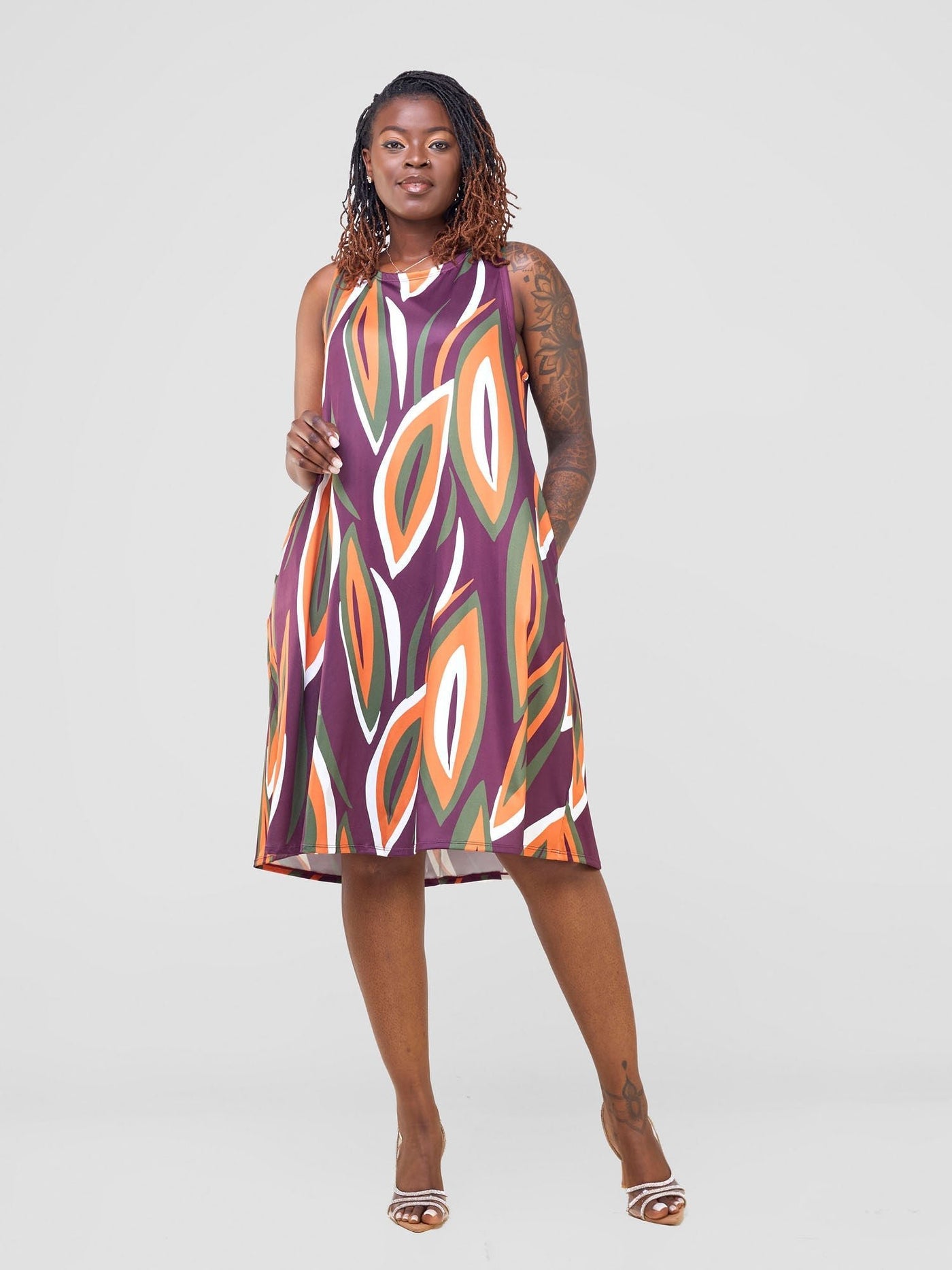 Amara Back Pleat Dress - Burgundy / Hunters Bemba Print - Shopzetu