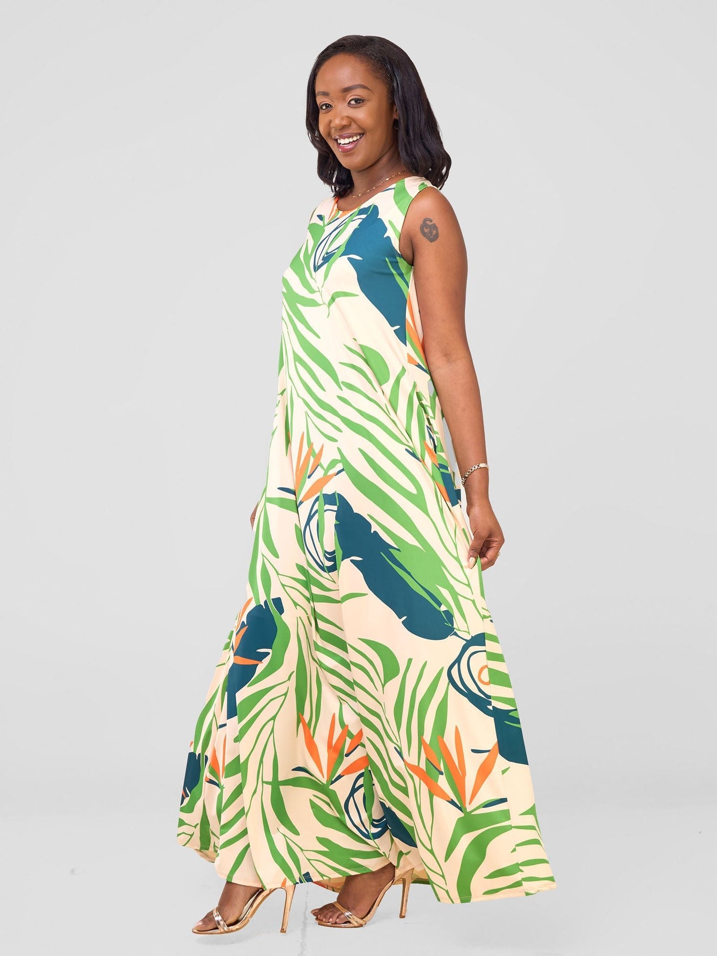 Vivo Lumi Back Pleat Maxi Dress - Green / Orange Deza Print - Shopzetu