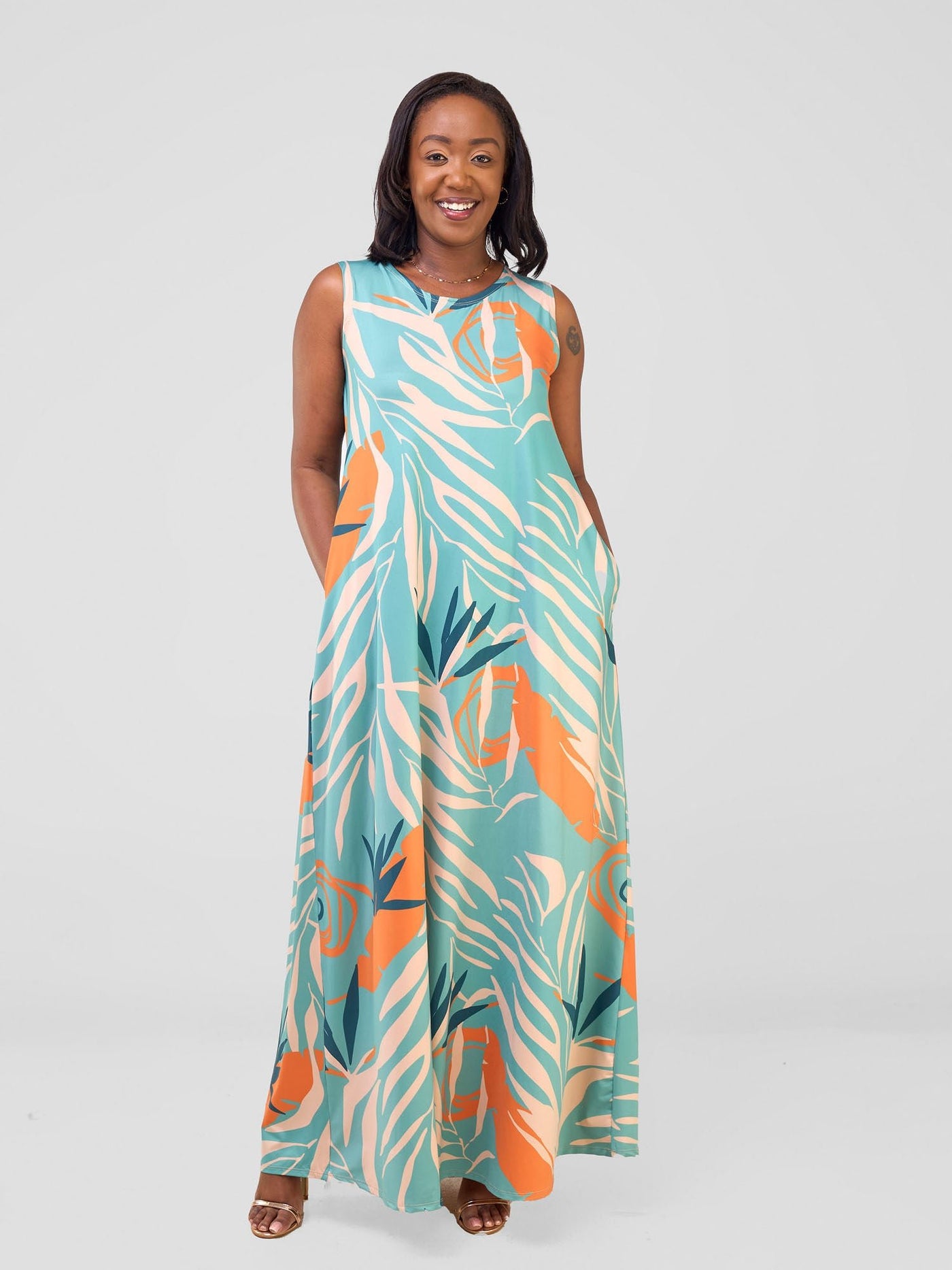 Vivo Lumi Back Pleat Maxi Dress - Orange / Teal Deza Print - Shopzetu