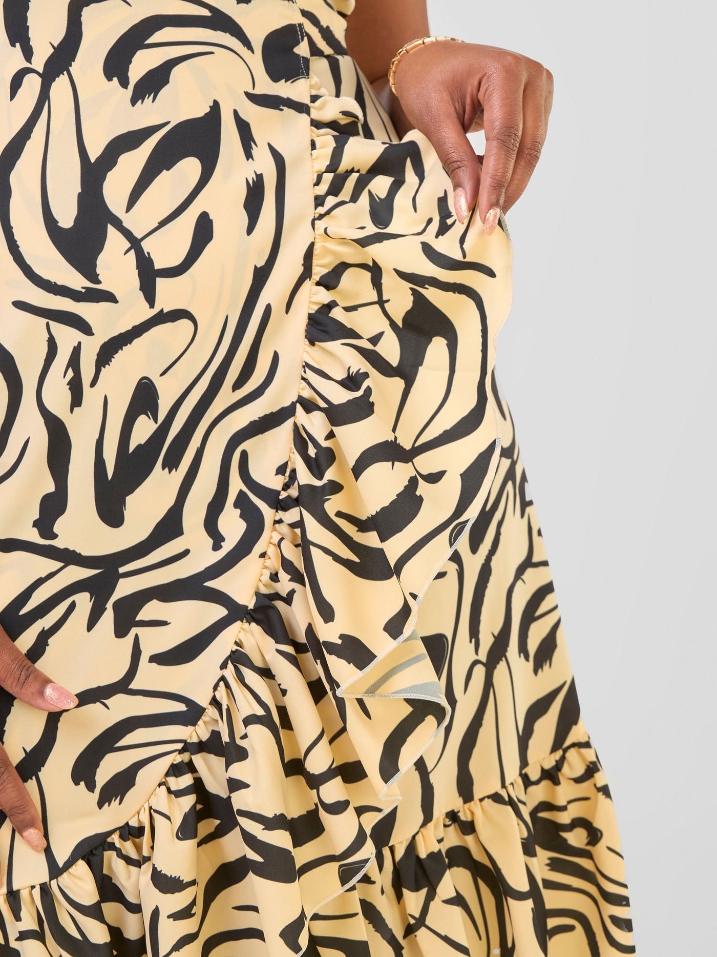 Vivo Nasinka Wrap Dress - Cream / Black Bugendo Print - Shopzetu