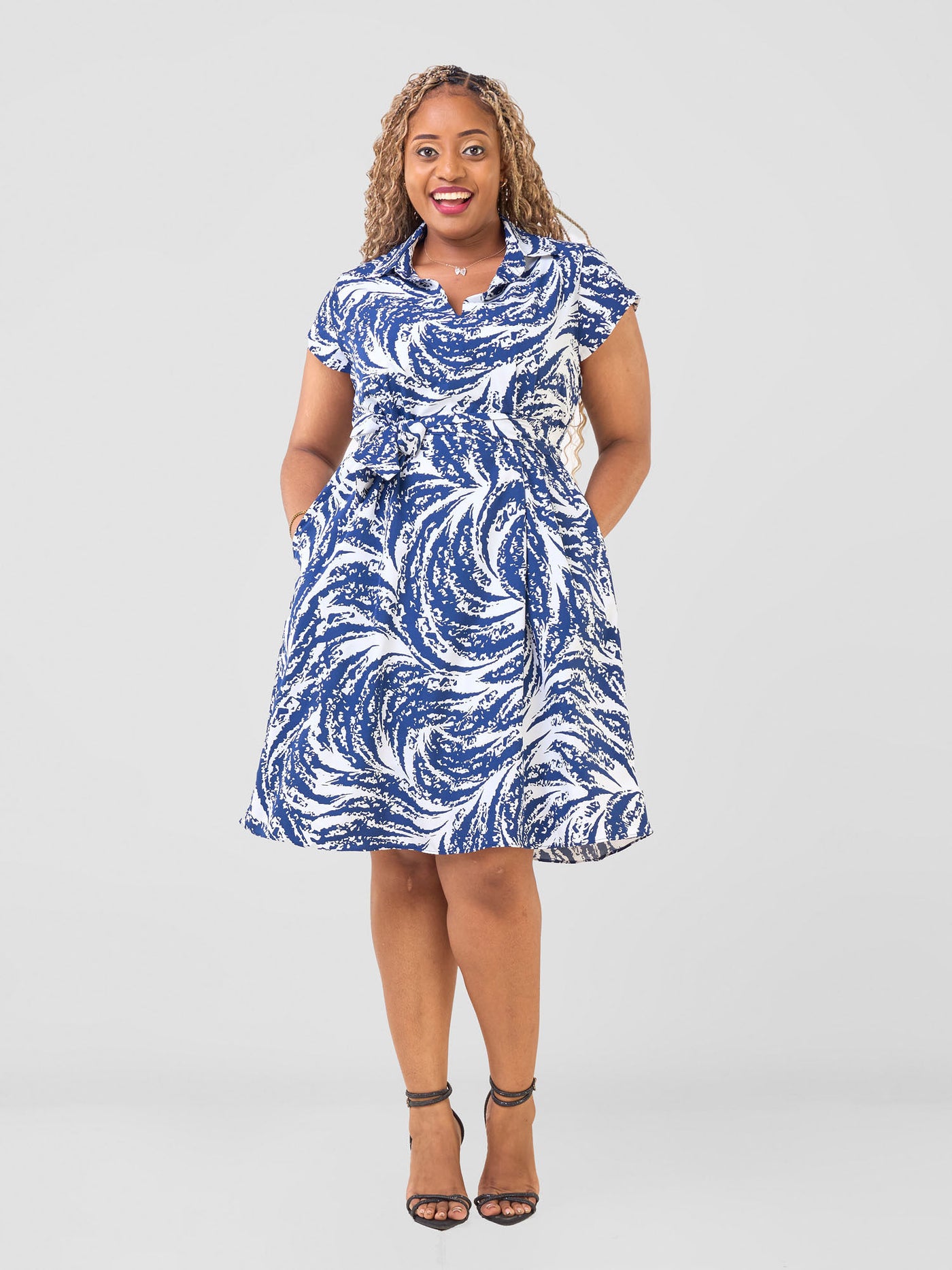 Vivo Zuri Cap Sleeve Knee Length Dress - Navy / White Uri Print - Shopzetu