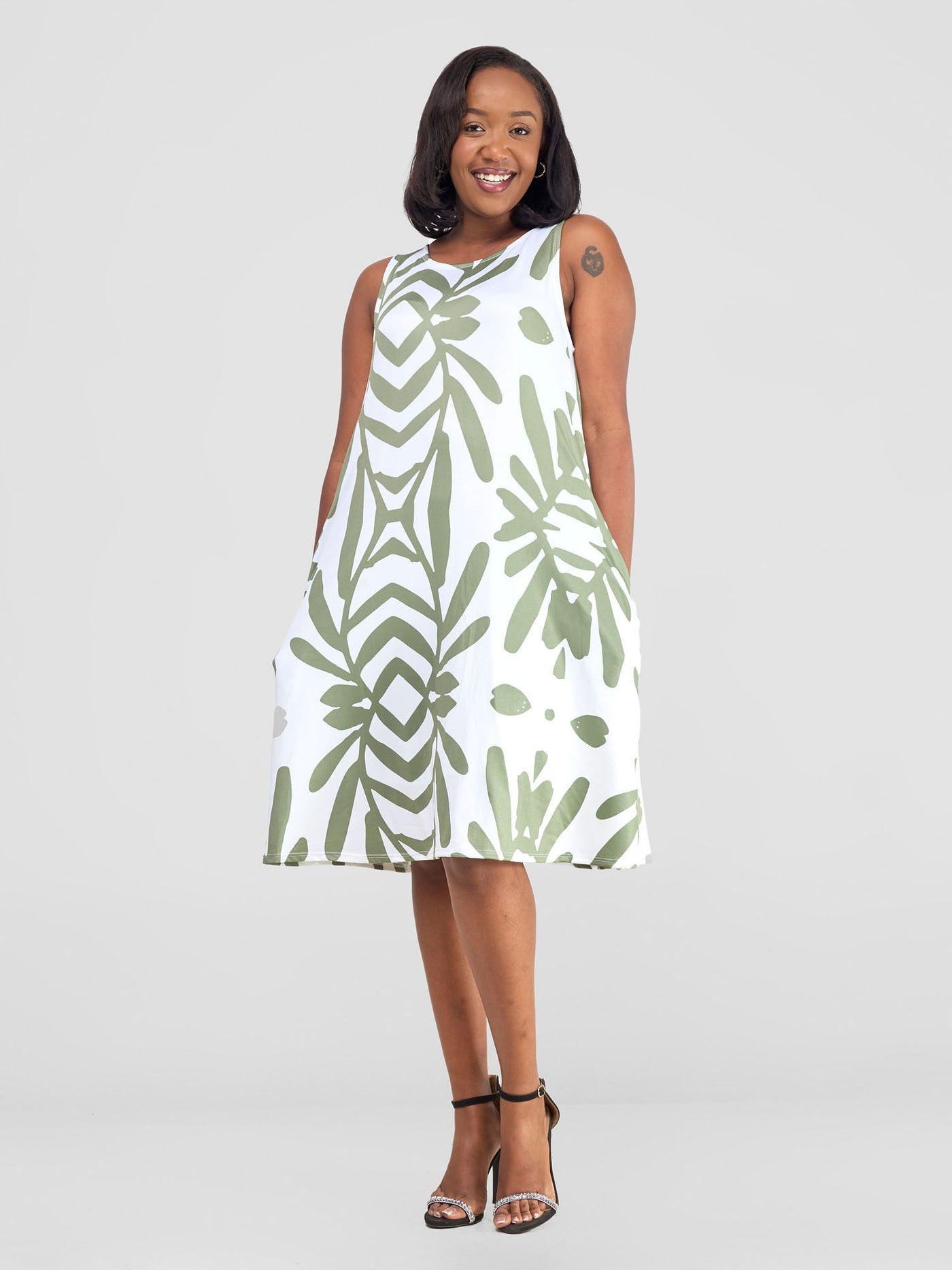 Amara Back Pleat Dress - Hunters / White Ukwi Print