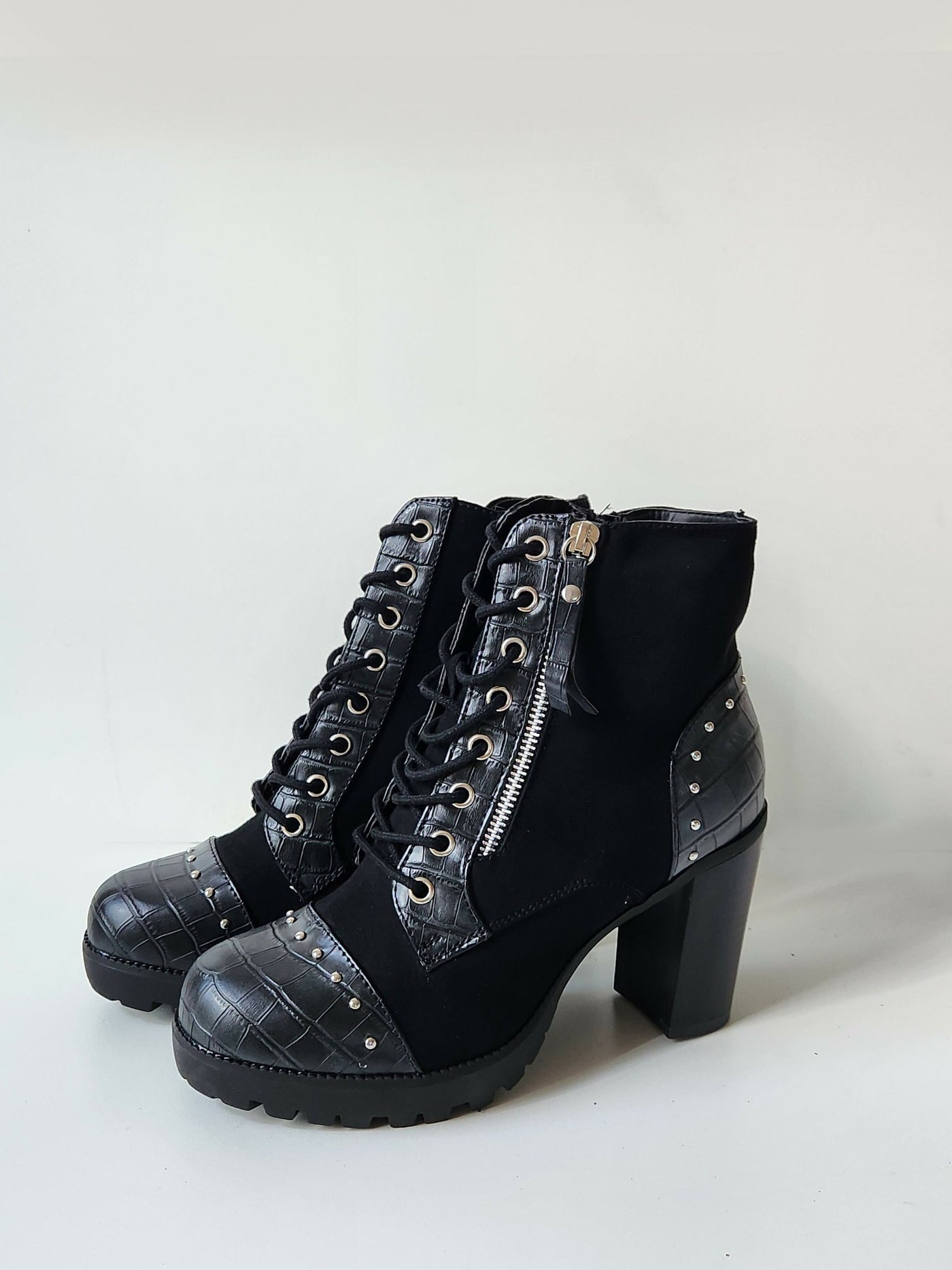 Women Chunky Heel Boot - Black - Shopzetu