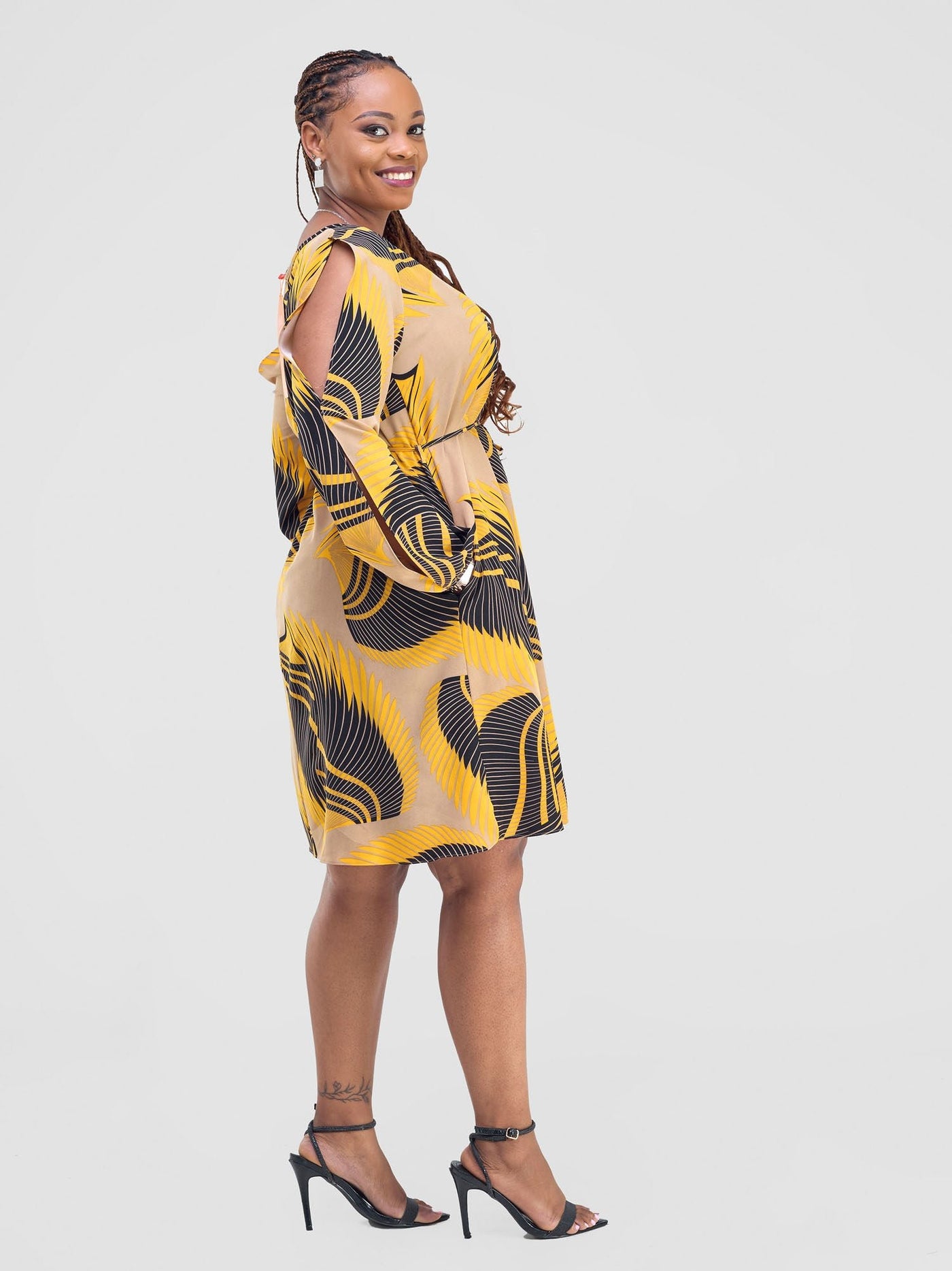 Vivo Tunu Long Slit Sleeve Knee Length Shift Dress - Yellow / Black Kasim Print - Shopzetu