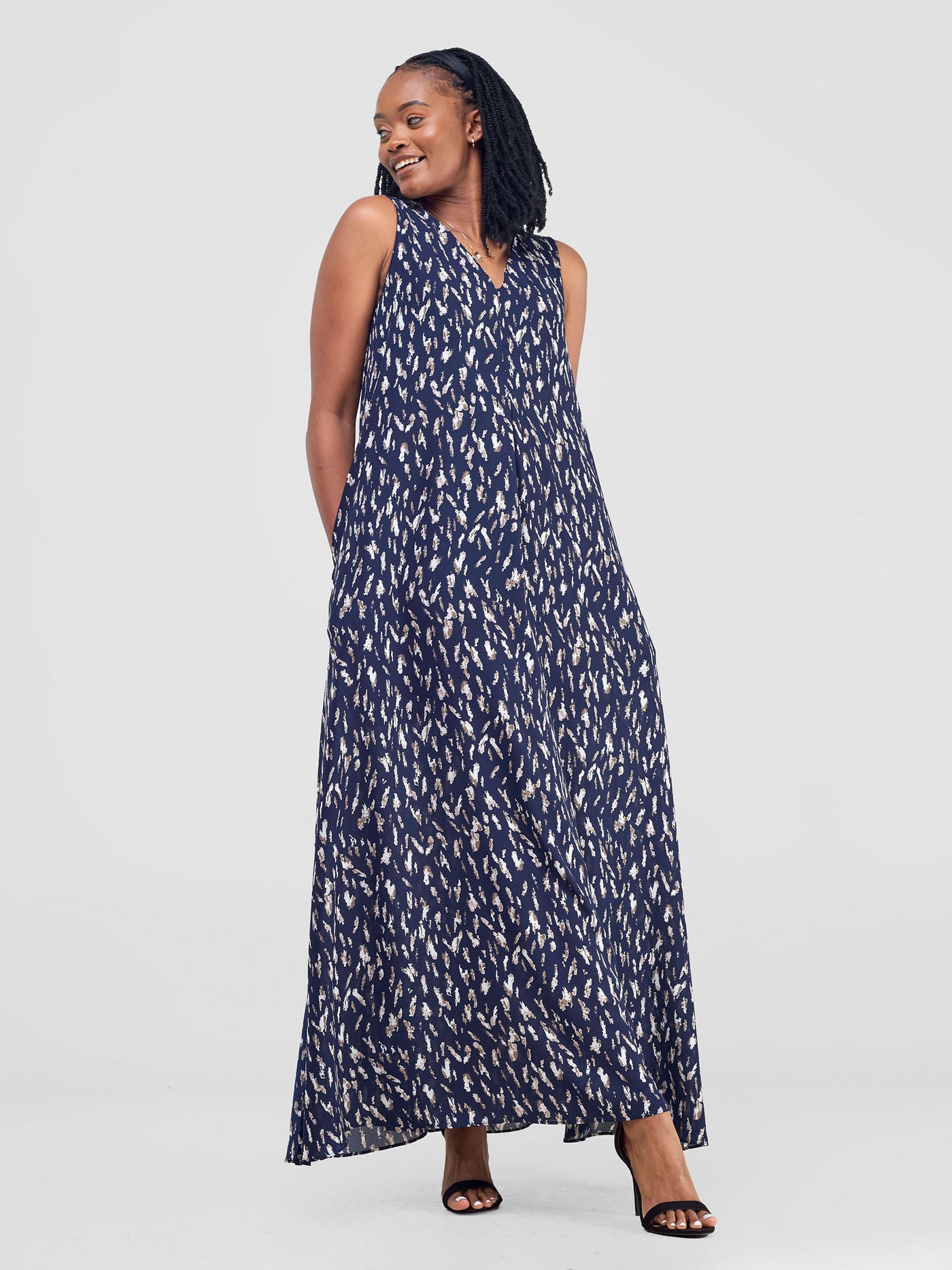 Vivo Ava Front Pleat Maxi Dress - Navy / Off-white Print