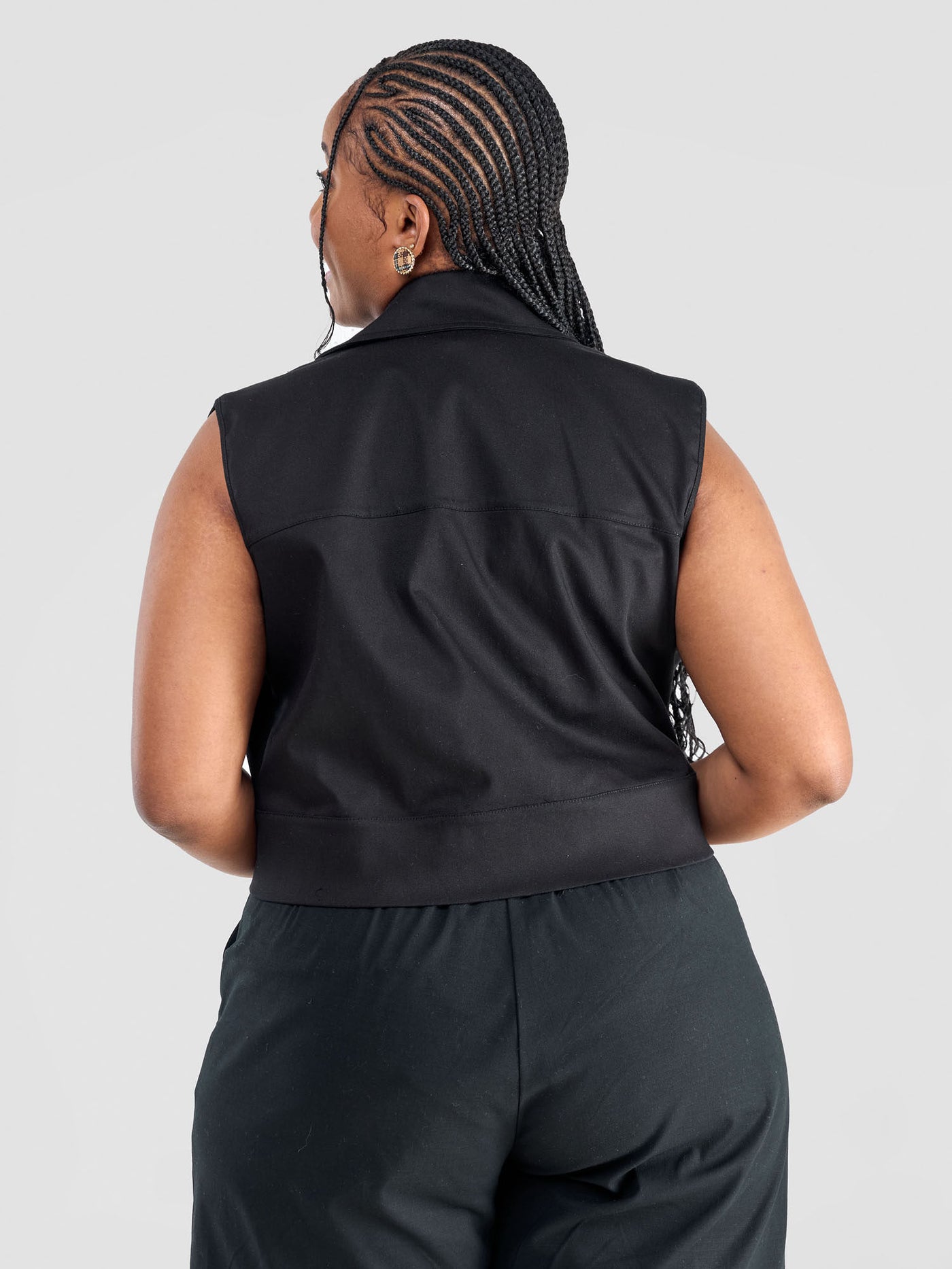 Safari Kamari Sleeveless Cropped Jacket - Black