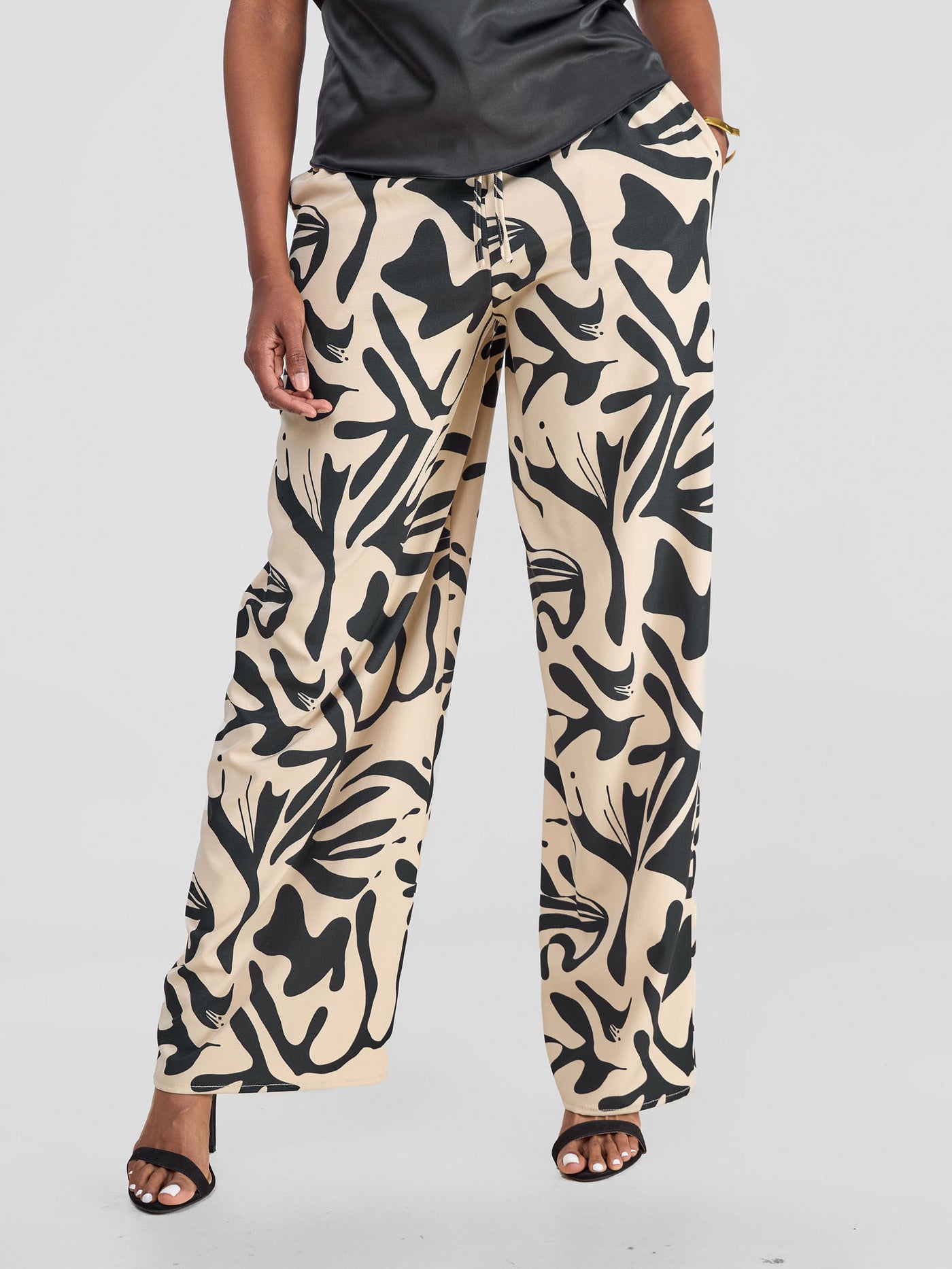 Vivo Zahari Drawstring Wide Leg Pants - Beige / Black Zari Print