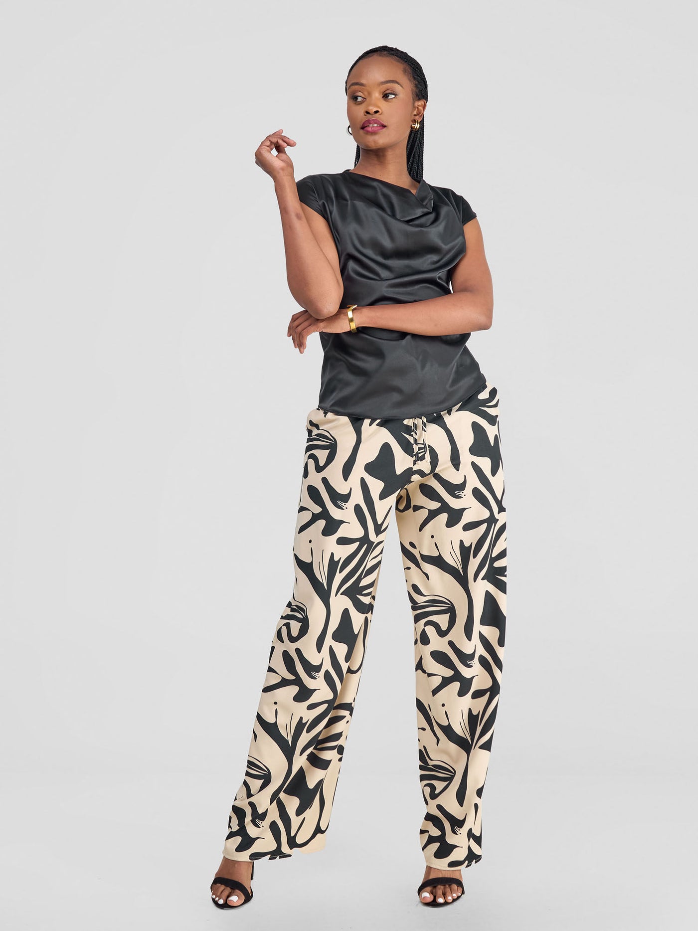 Vivo Zahari Drawstring Wide Leg Pants - Beige / Black Zari Print