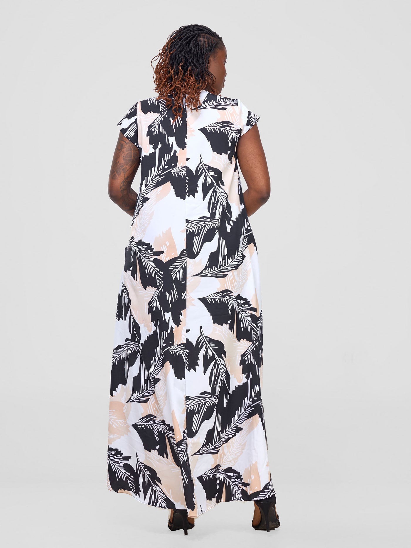 V Neck Cap Sleeve Maxi Dress - Black / White Print