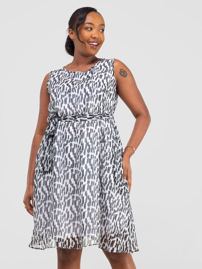 Vivo Basic Sleeveless Tent Dress - Black / White Print