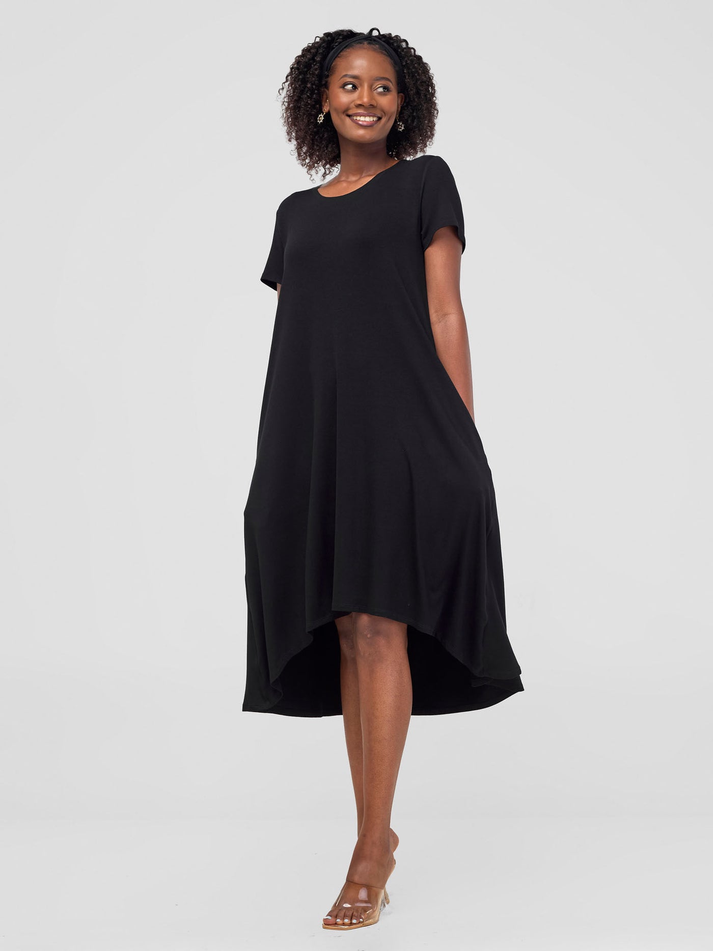 Vivo Safiya Back Pleat Dress - Black