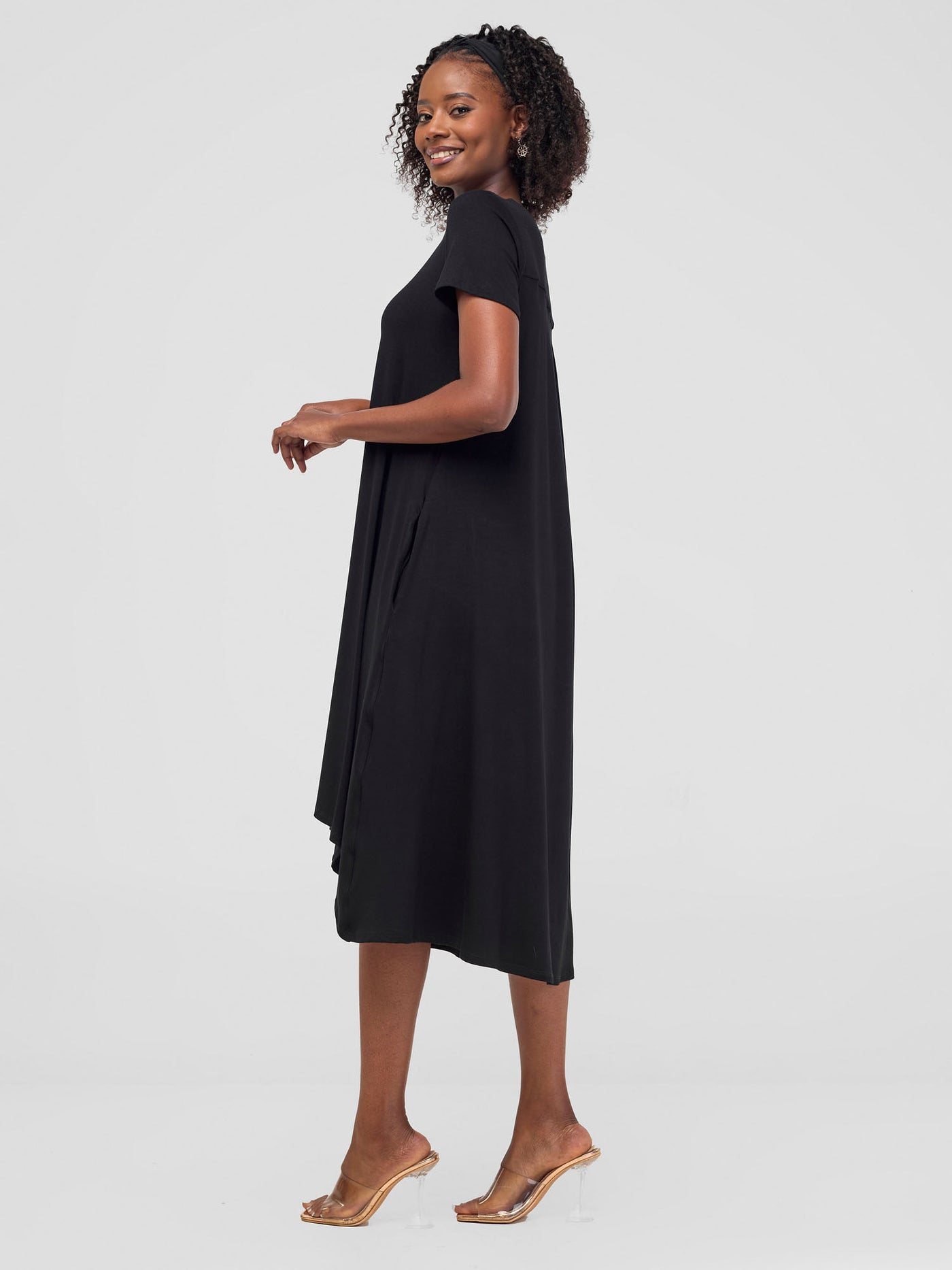 Vivo Safiya Back Pleat Dress - Black