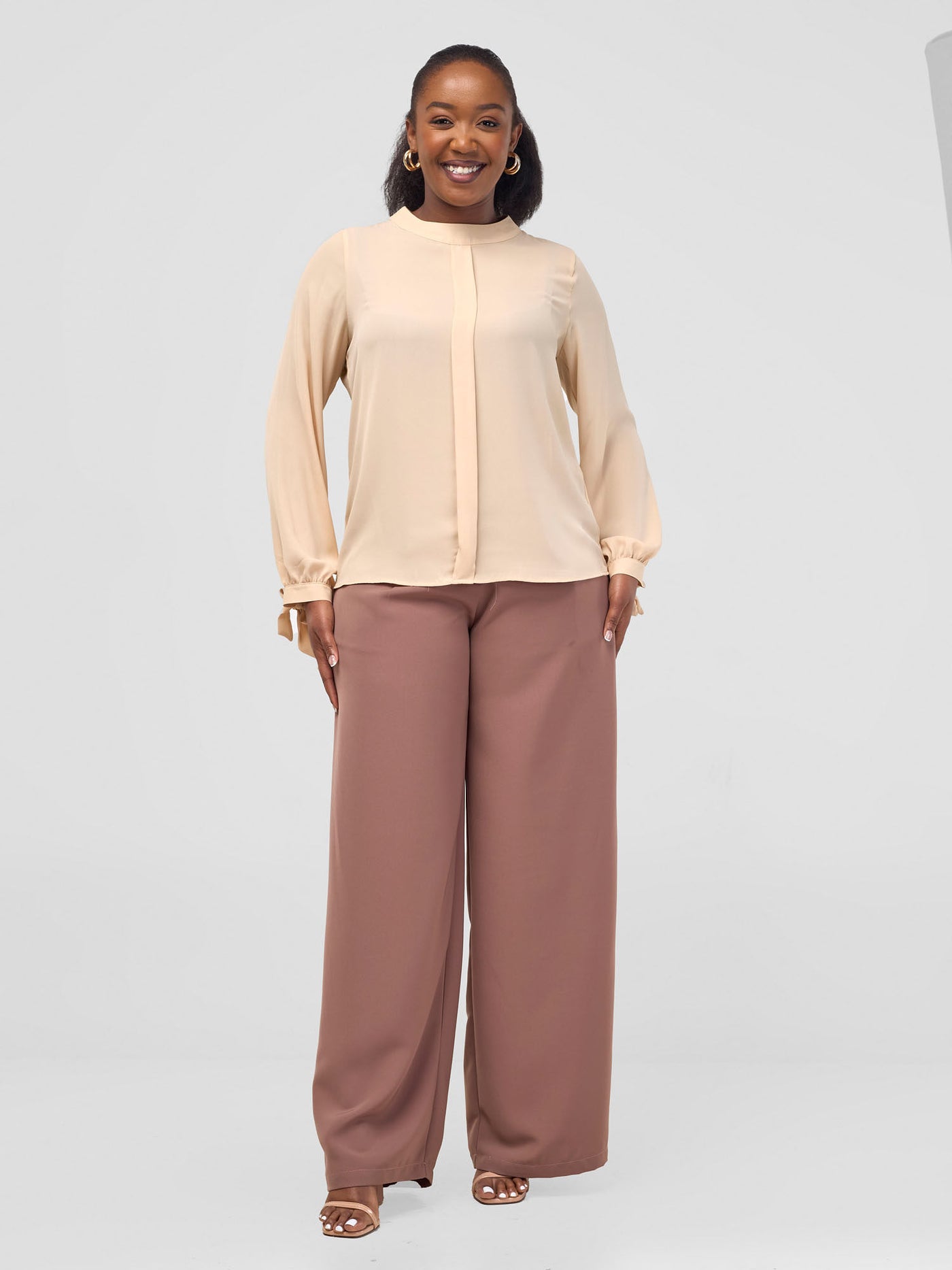 Vivo Alora Round Neck Top - Light Taupe