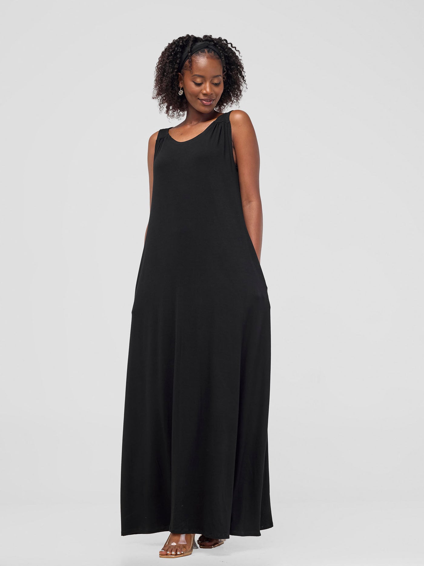 Vivo Safiya Gathered Shoulder Maxi Dress - Black