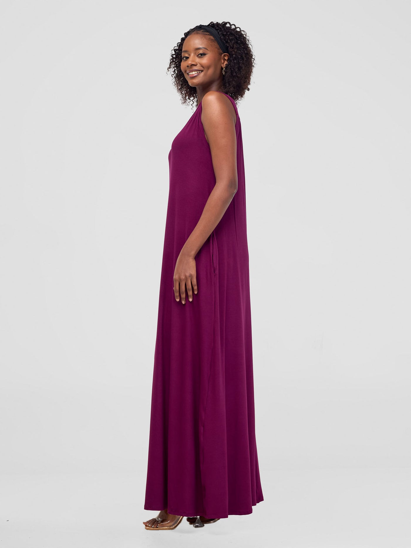 Vivo Safiya Gathered Shoulder Maxi Dress - Burgundy