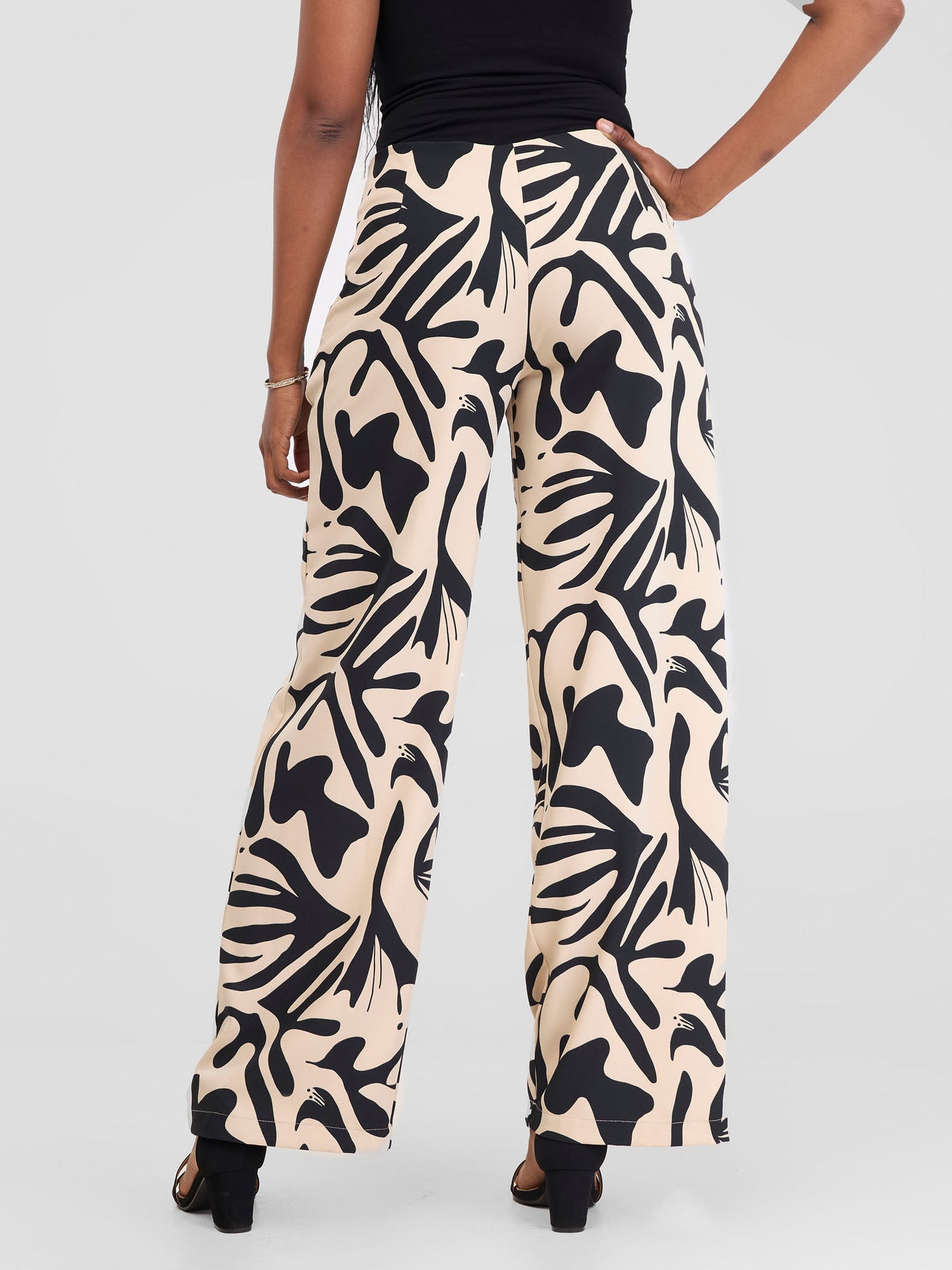 Vivo Zahari Straight Leg Pants - Beige / Black Zari Print