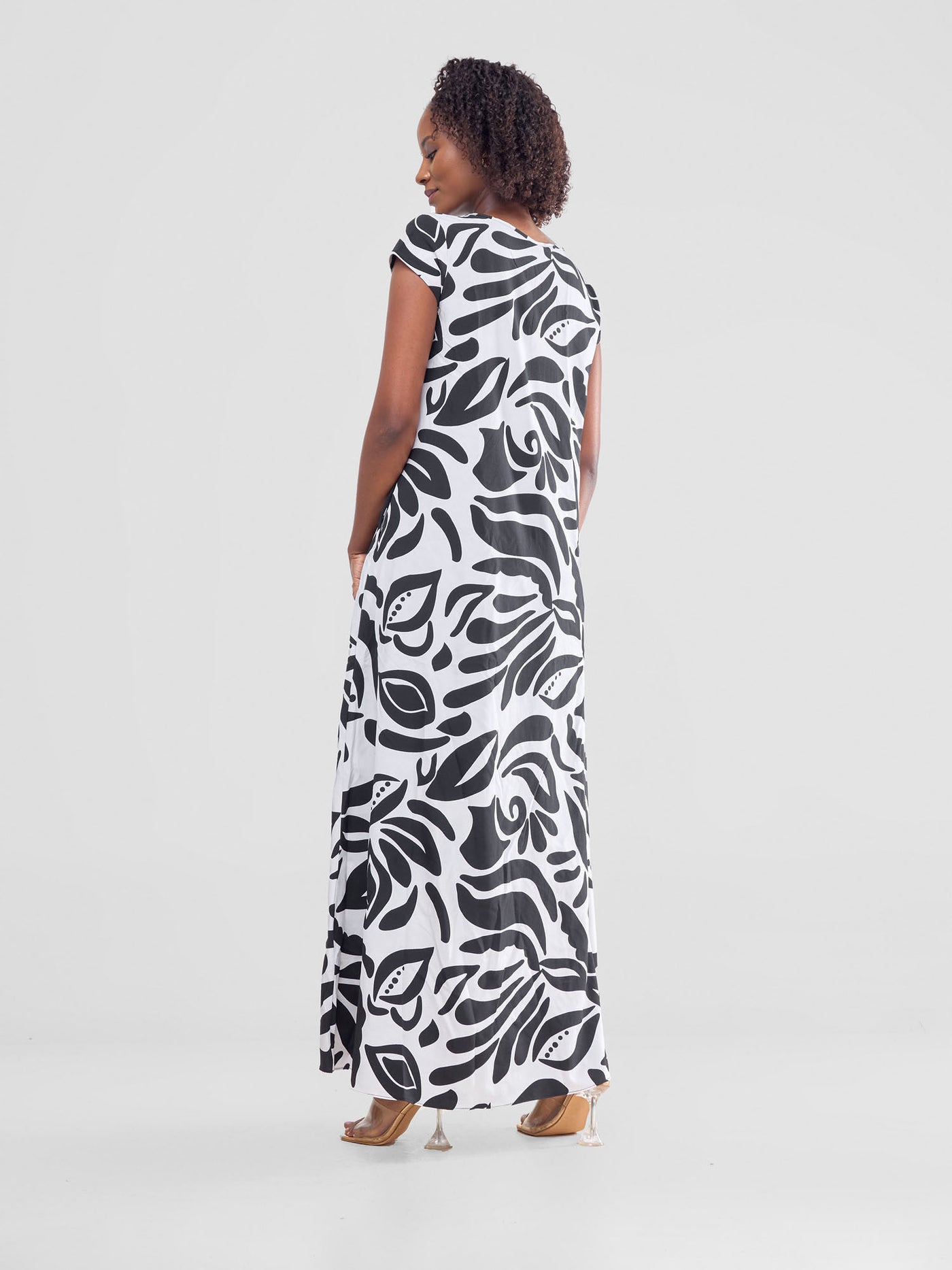 Vivo Sakari Cap Sleeve Maxi Dress - Black / White Print