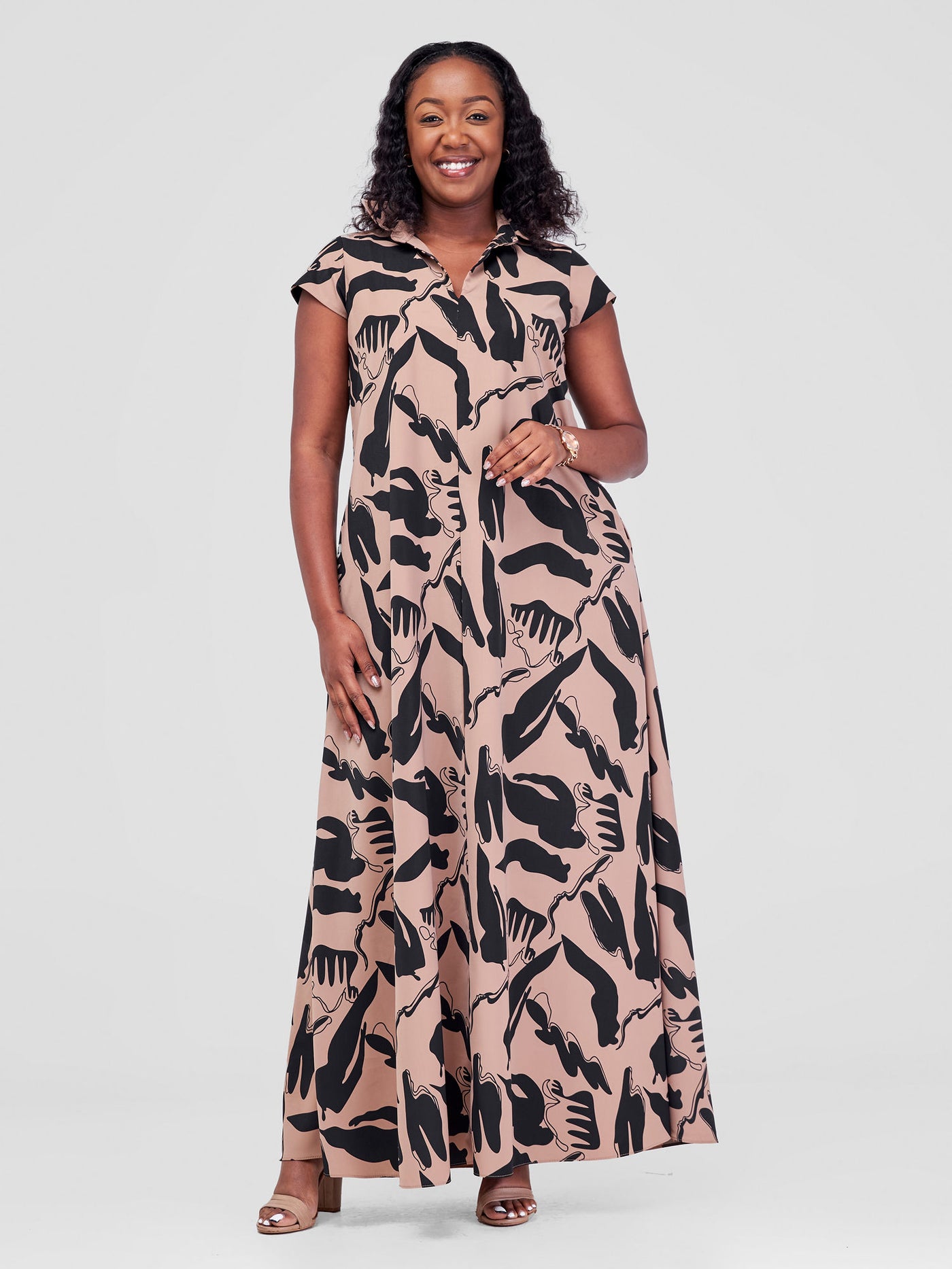 Vivo Zuri Cap Sleeved Maxi Dress - Biscuit / Black Meki Print