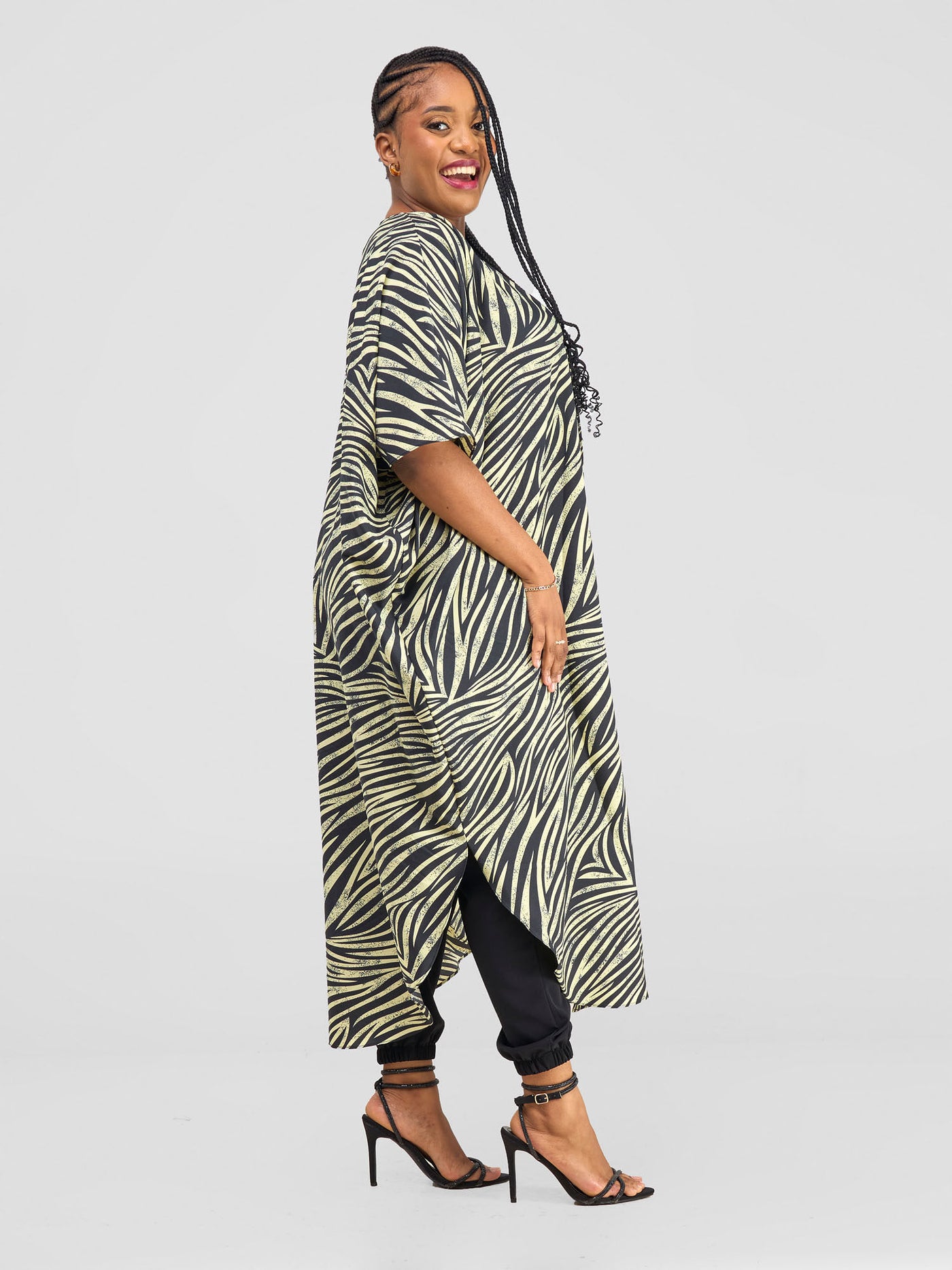 Vivo Basic Open Kaftan - Cream / Black Print