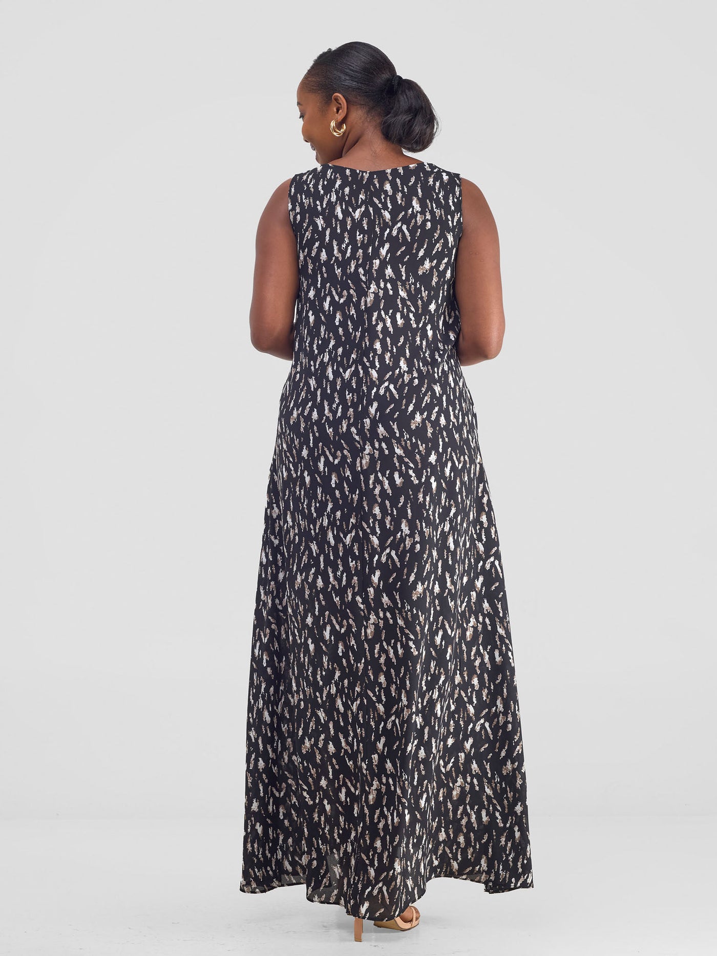 Vivo Ava Front Pleat Maxi Dress - Black / Off-white Print