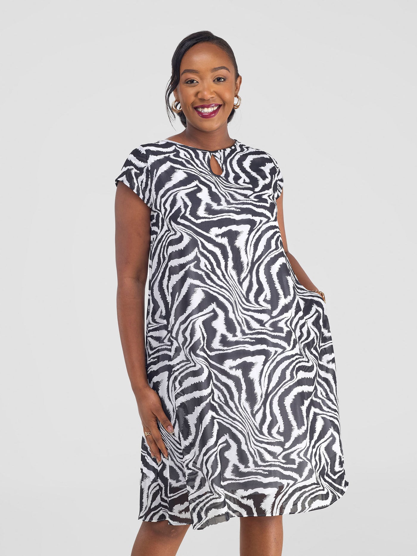 Sierra Cap Sleeve Tent Chiffon Dress - Black / White Print