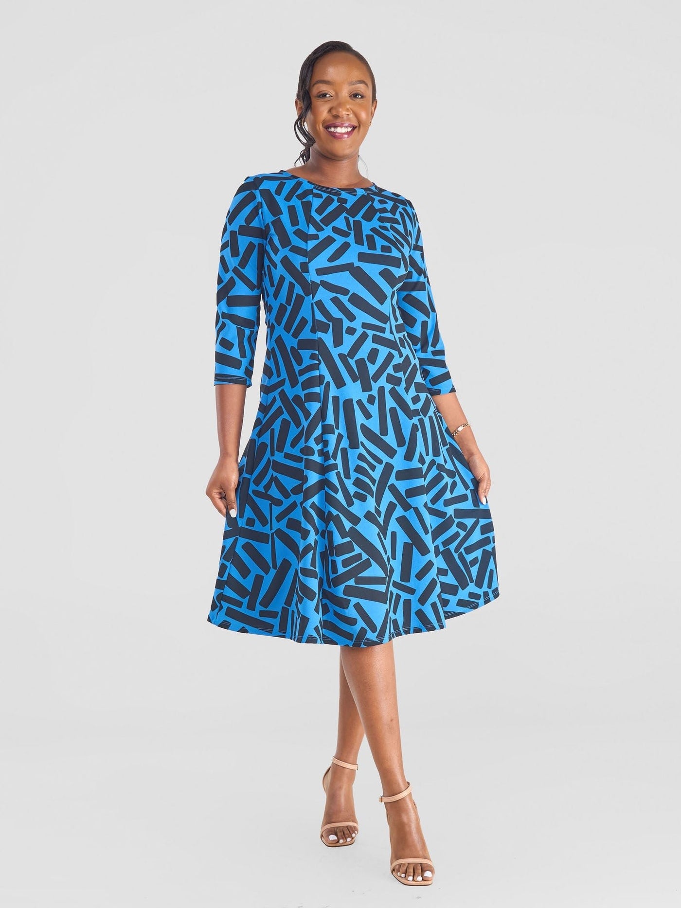 Vivo Basic Escape 3/4 Sleeve Escape A - Line Dress - Black / Blue Ria Print - Shopzetu