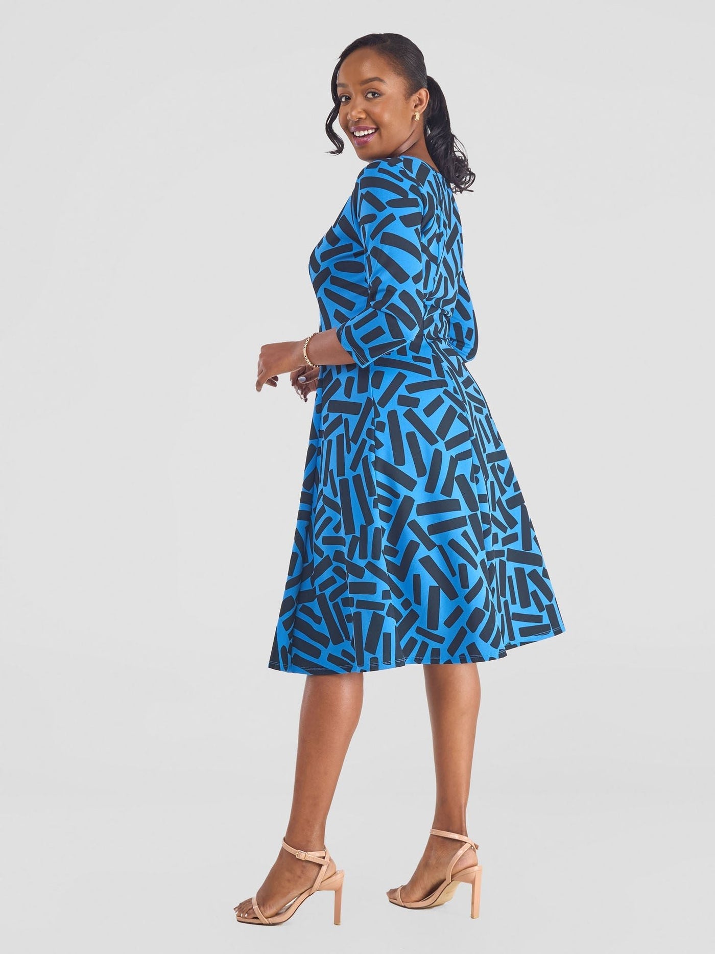 Vivo Basic Escape 3/4 Sleeve Escape A - Line Dress - Black / Blue Ria Print - Shopzetu