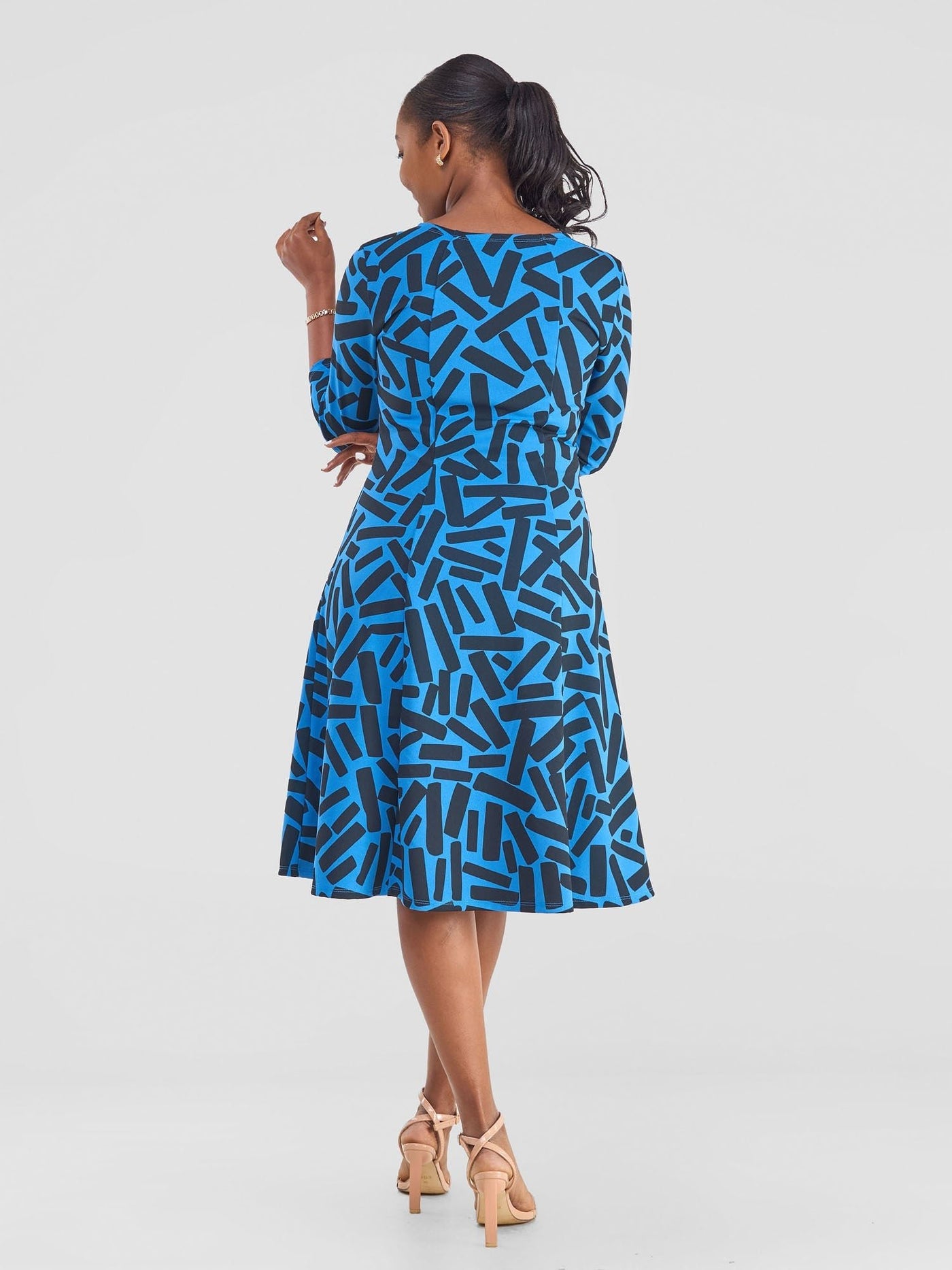 Vivo Basic Escape 3/4 Sleeve Escape A - Line Dress - Black / Blue Ria Print - Shopzetu