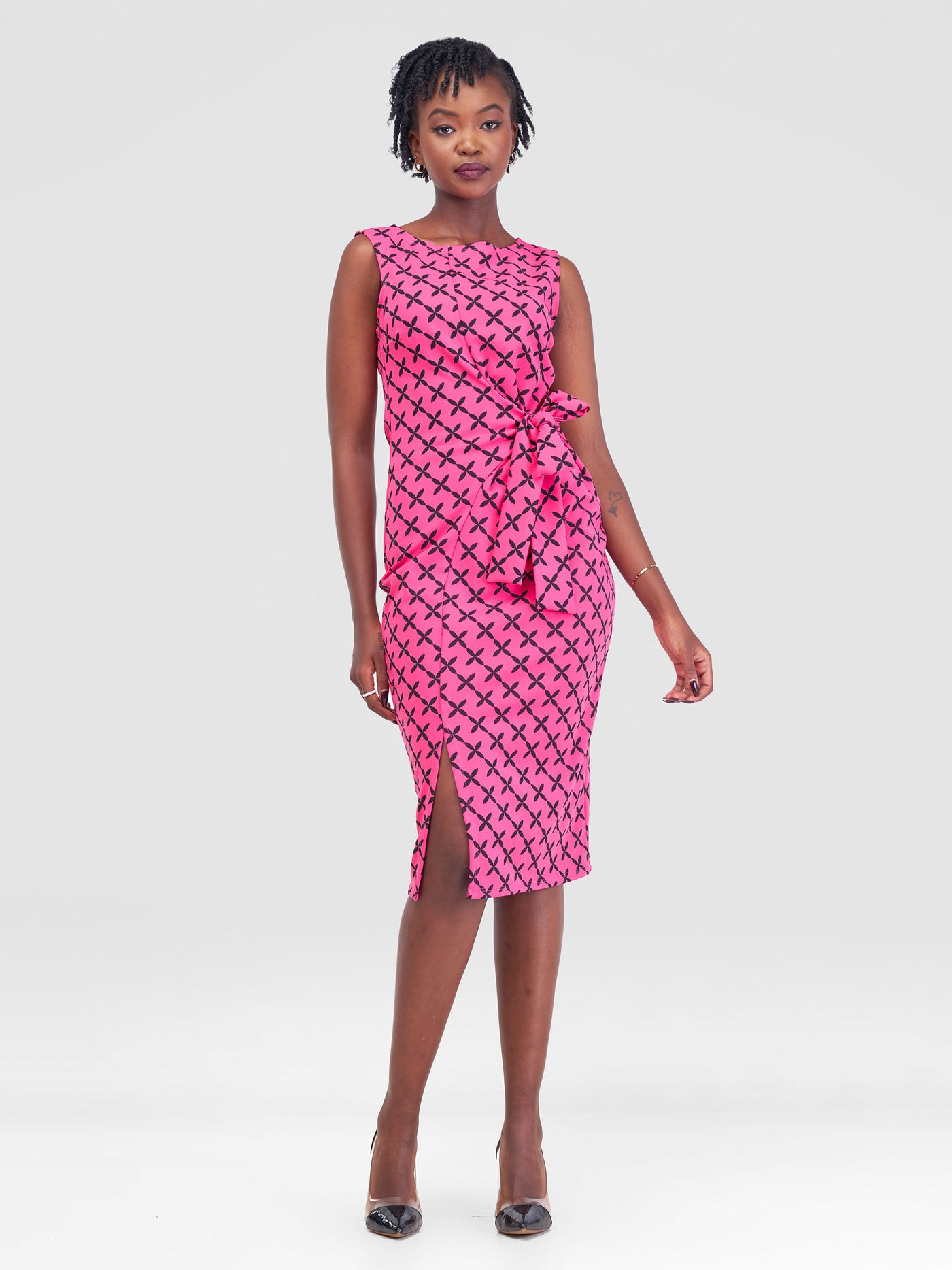 Vivo Imara Sleeveless Front Tie Dress - Pink / Black Chale  Print