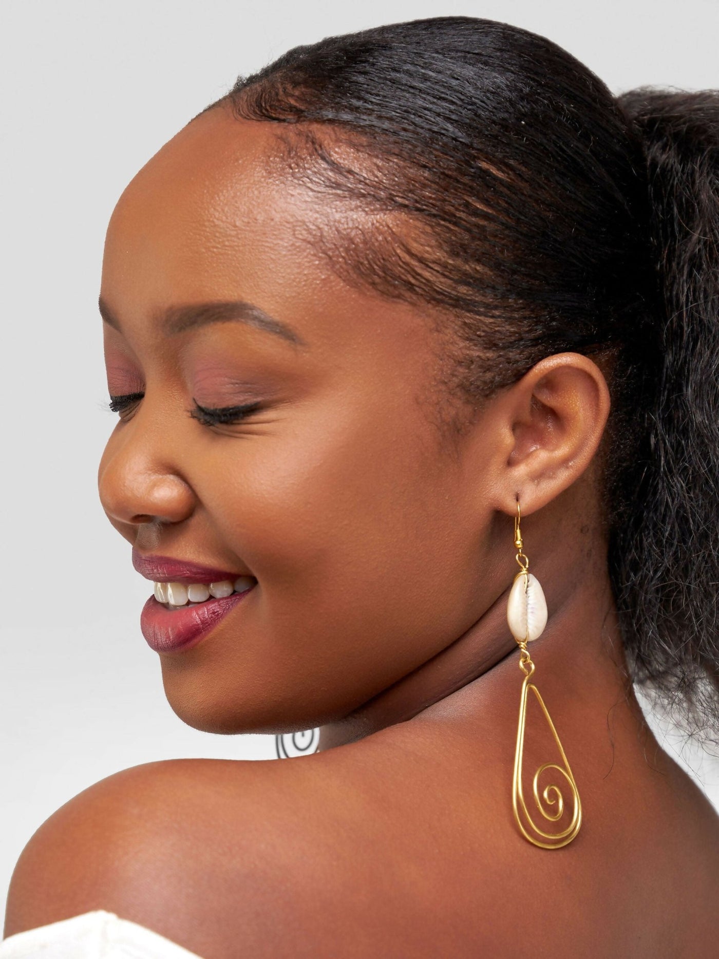 Bella Girls Nubian Earring - Brass - Shopzetu