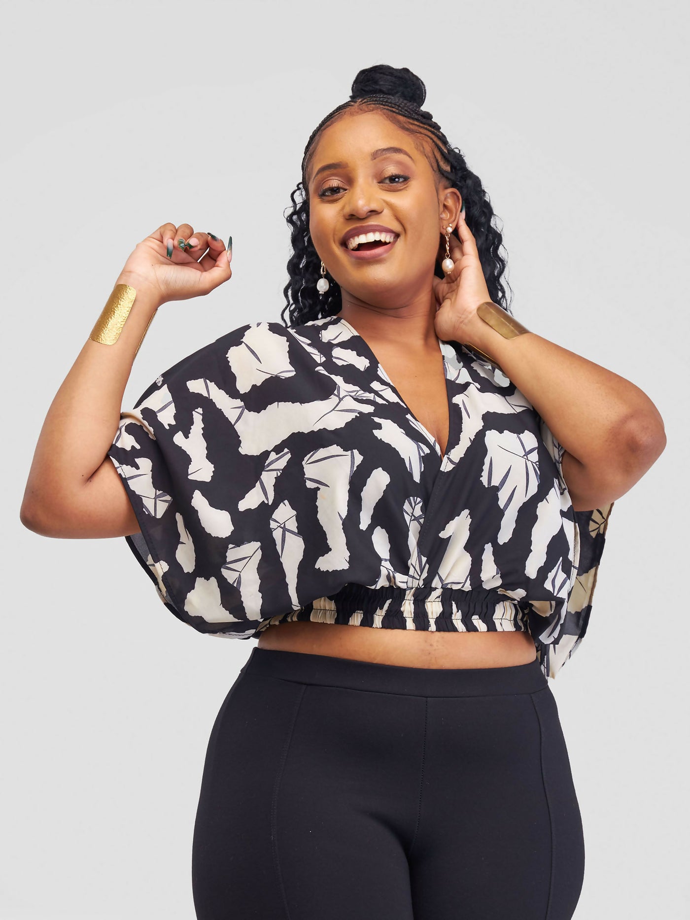 Zoe Qu'an Crop Top - Black / White