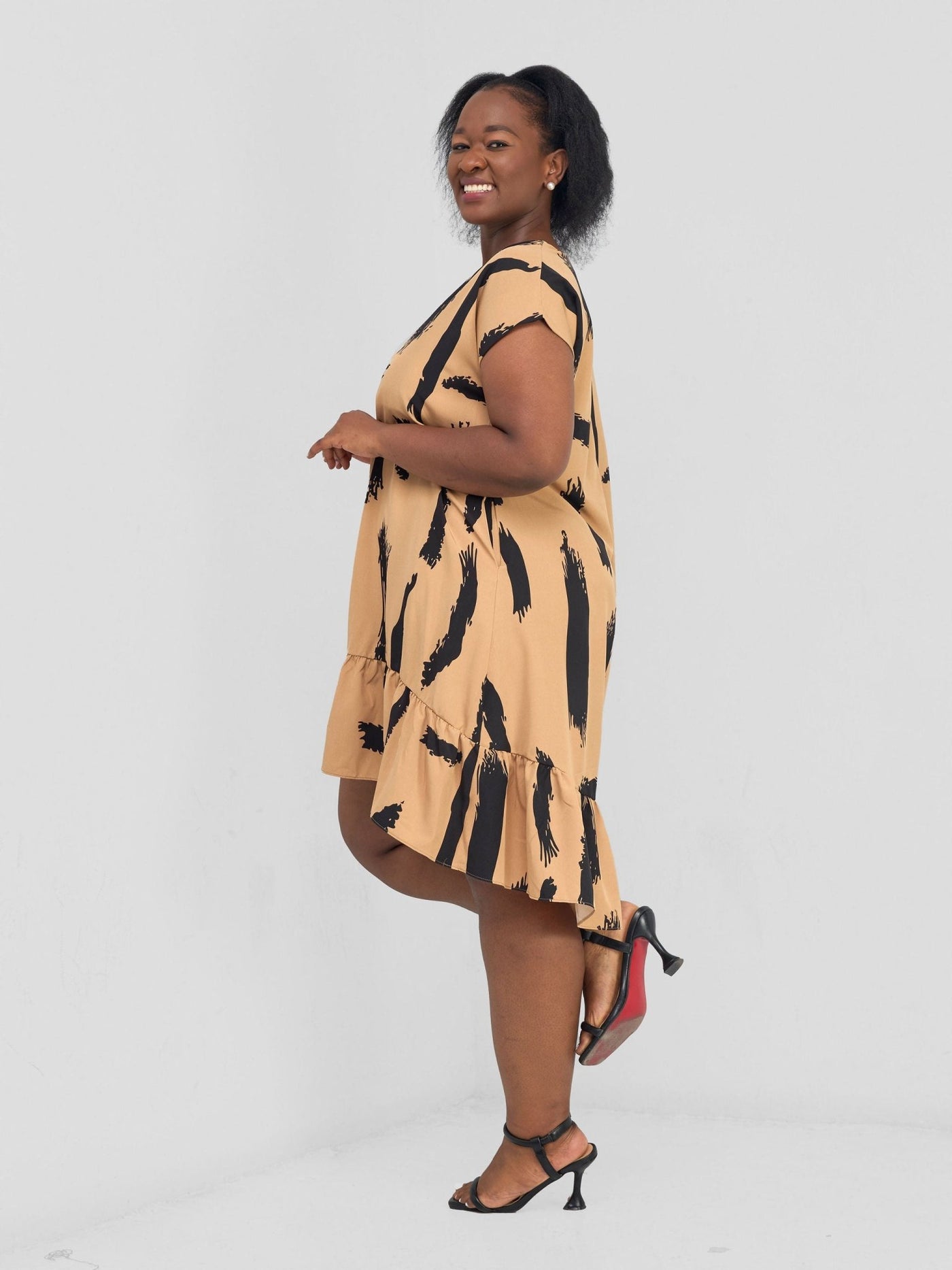 Vivo Asha Drop Shoulder Knee Length Dress - Tan / Black Print - Shopzetu