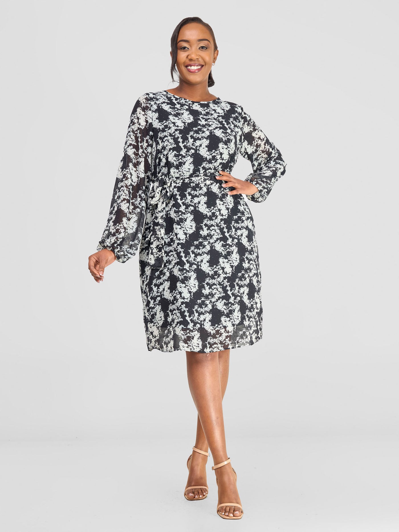 Vivo Zawadi Shift Dress - Black / Off white Print