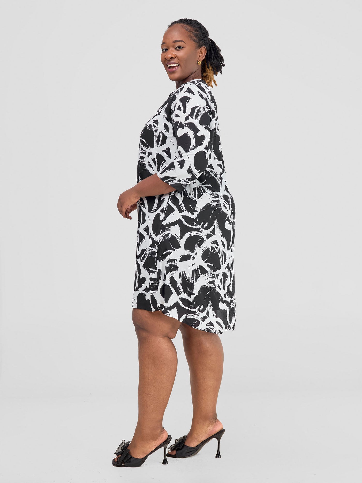 Vivo Pesi Notch Collar Tent Dress - Black / White Print