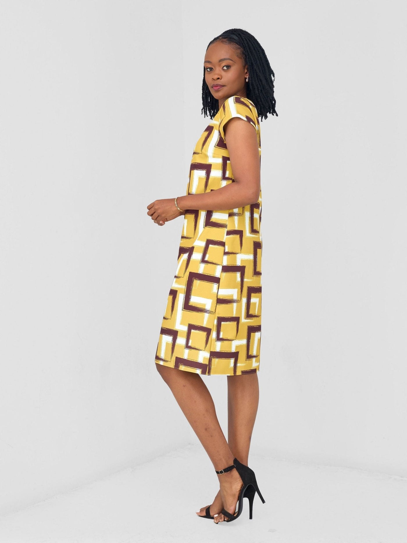 Vivo Pendo Cap Sleeve Shift Dress - Mustard / Burgundy Geo Print - Shopzetu