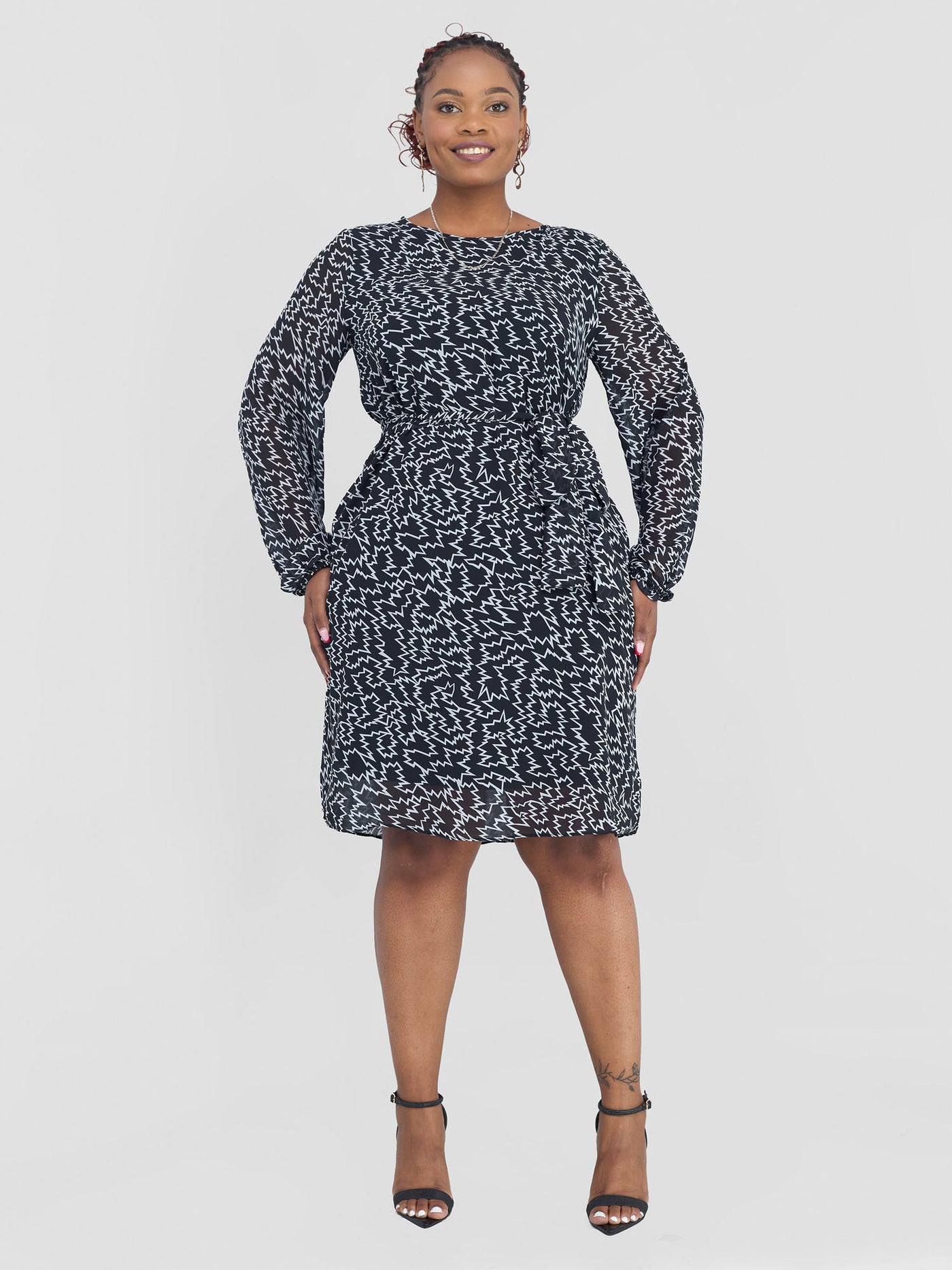 Vivo Zawadi Shift Dress - Black / White Print