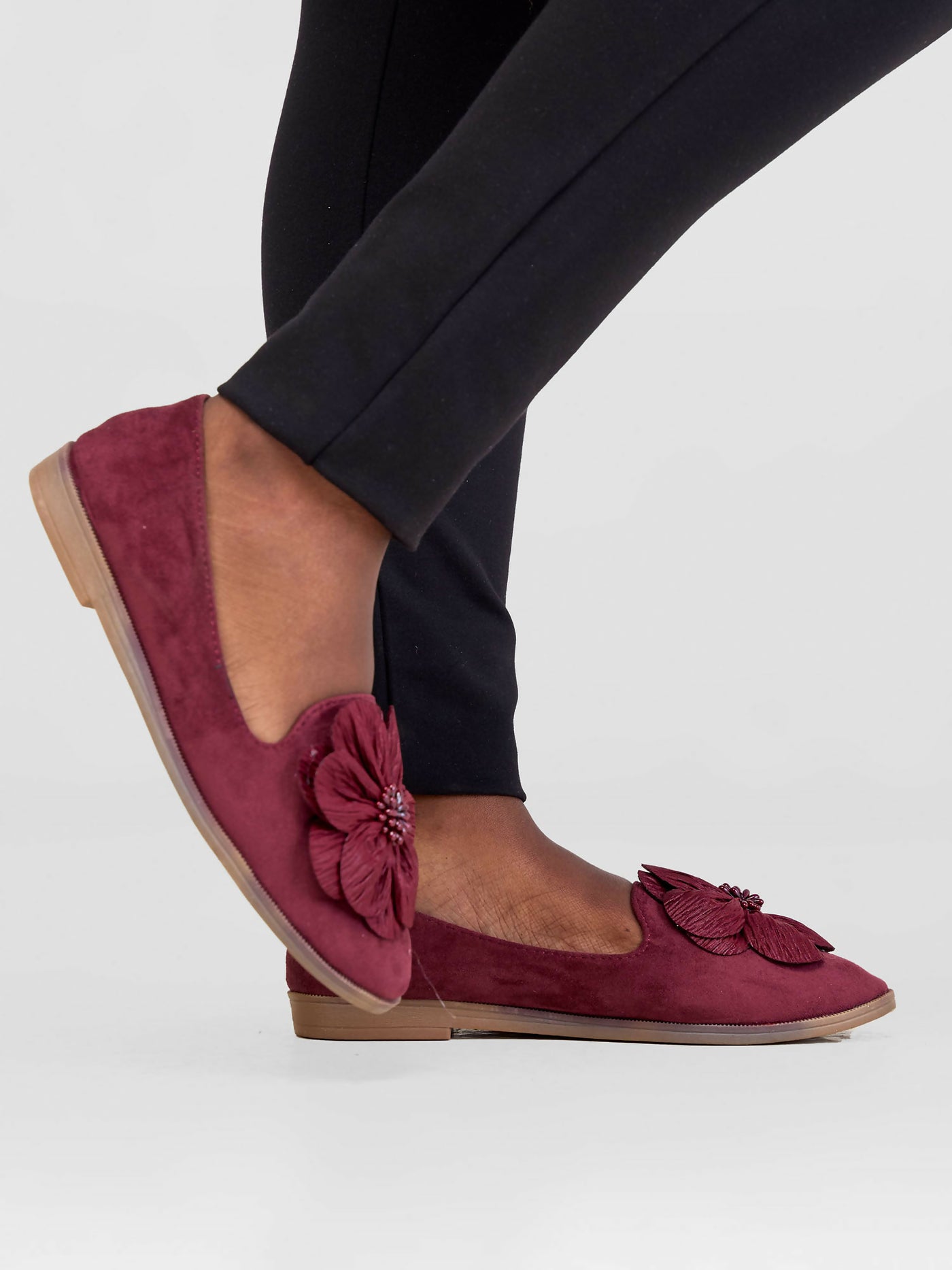 Be Unique Timeless Flowerhead Loafers - Maroon