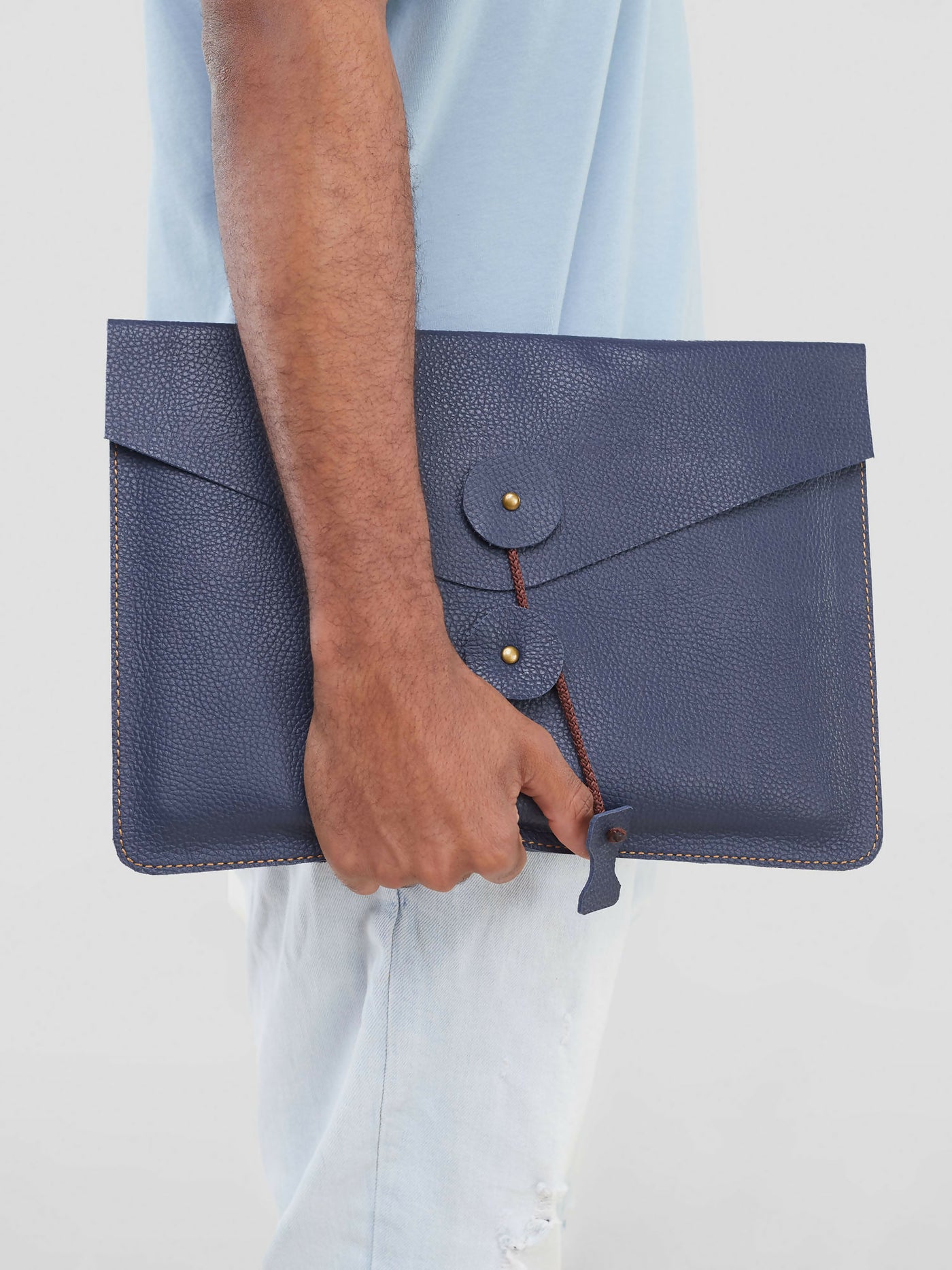 Blueberry Leather Non-padded Sleeve Bag - Blue